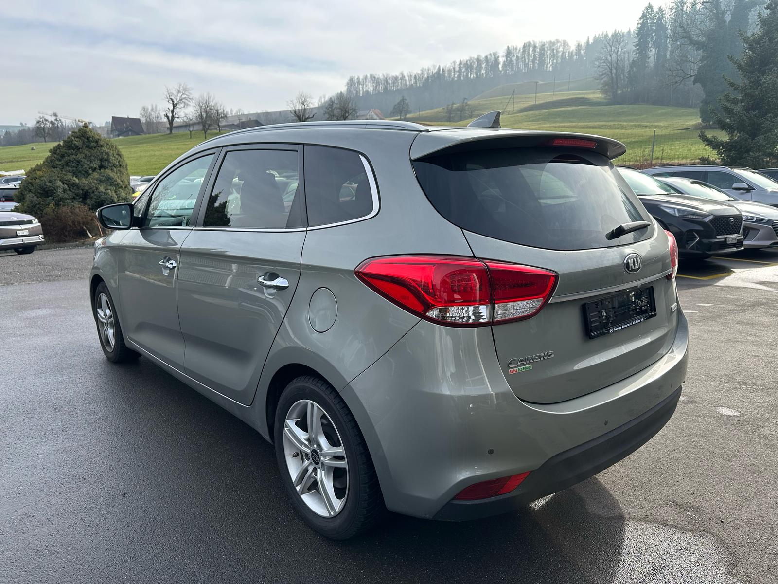 KIA Carens 1.7 CRDi Swiss Eco Edition DCT-image-5