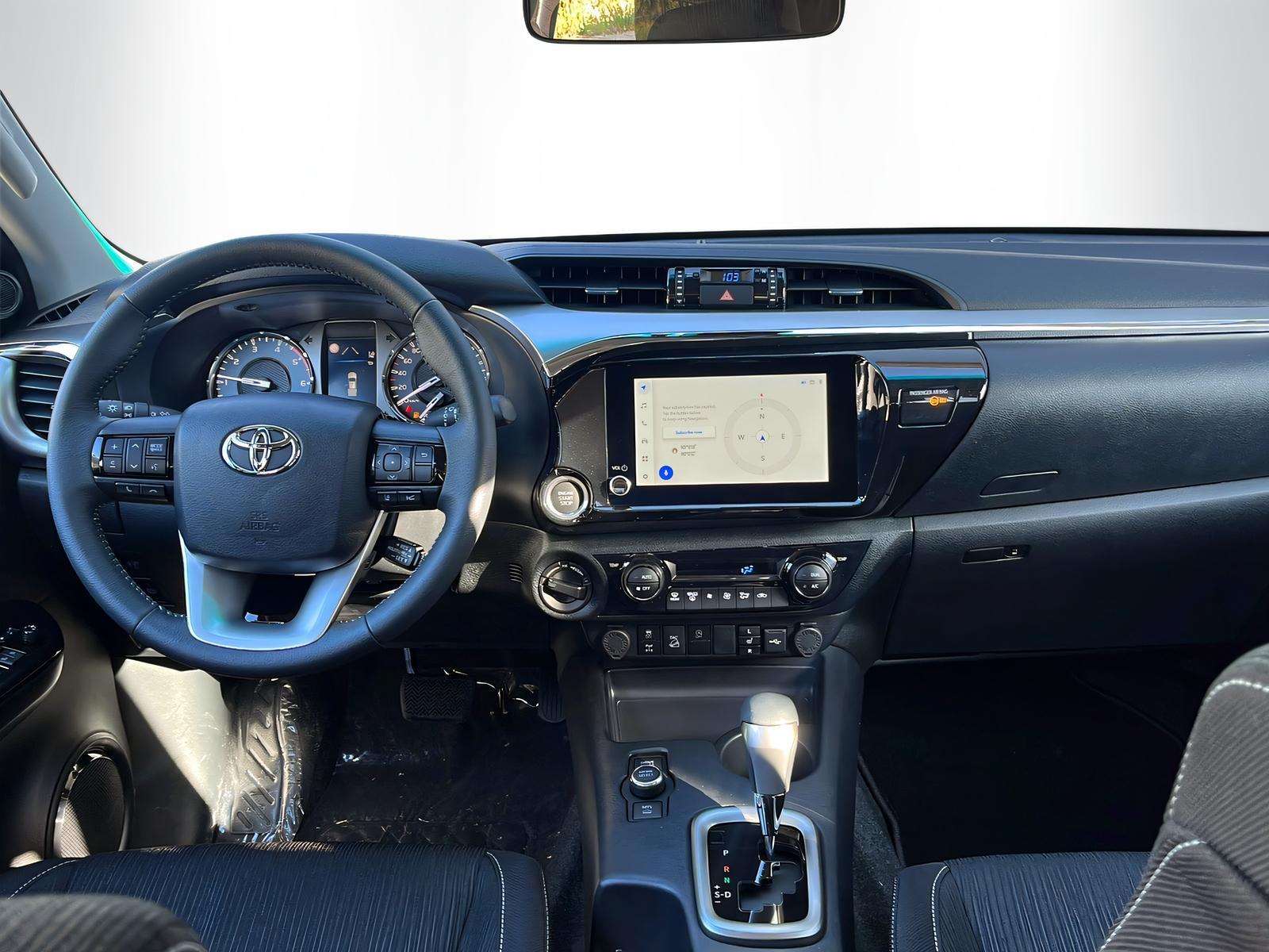 TOYOTA Hilux Double Cab.-Pick-up 2.8 D-4D 204 Style MHEV-image-17
