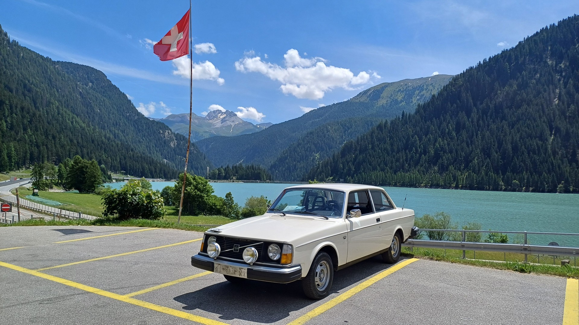 VOLVO 242L