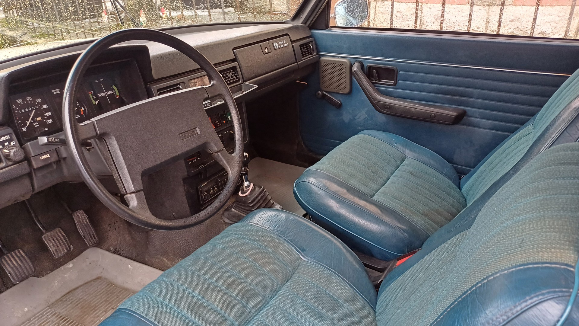 VOLVO 242L-image-3