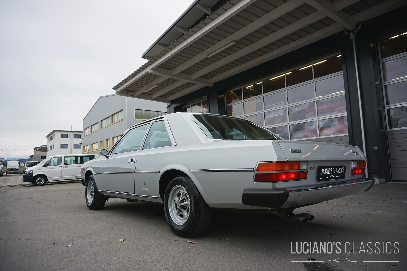 FIAT 130 Coupé-image-2