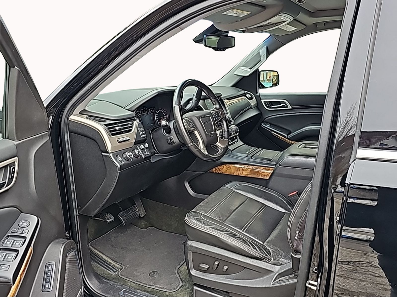 GMC Yukon XL-image-8