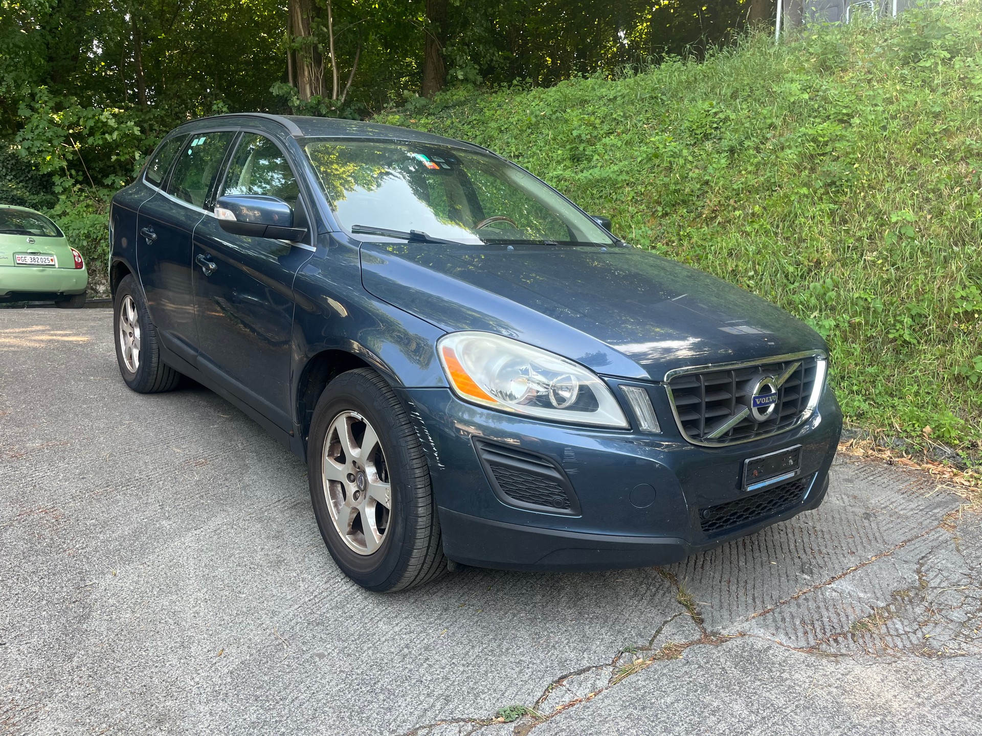 VOLVO XC60 2.0T Momentum Powershift-image-12