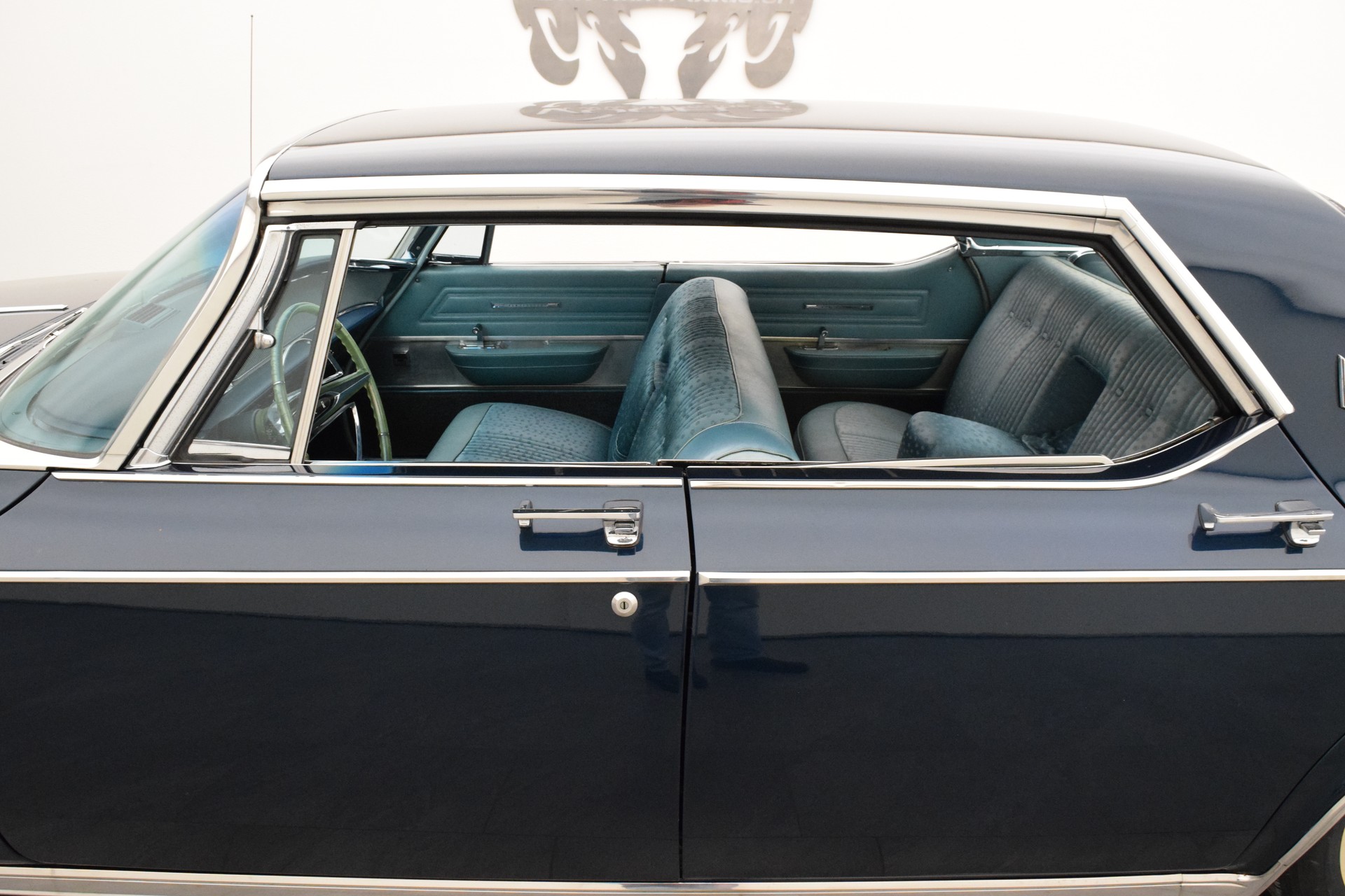 CHRYSLER NewYorker-showroom-element-2