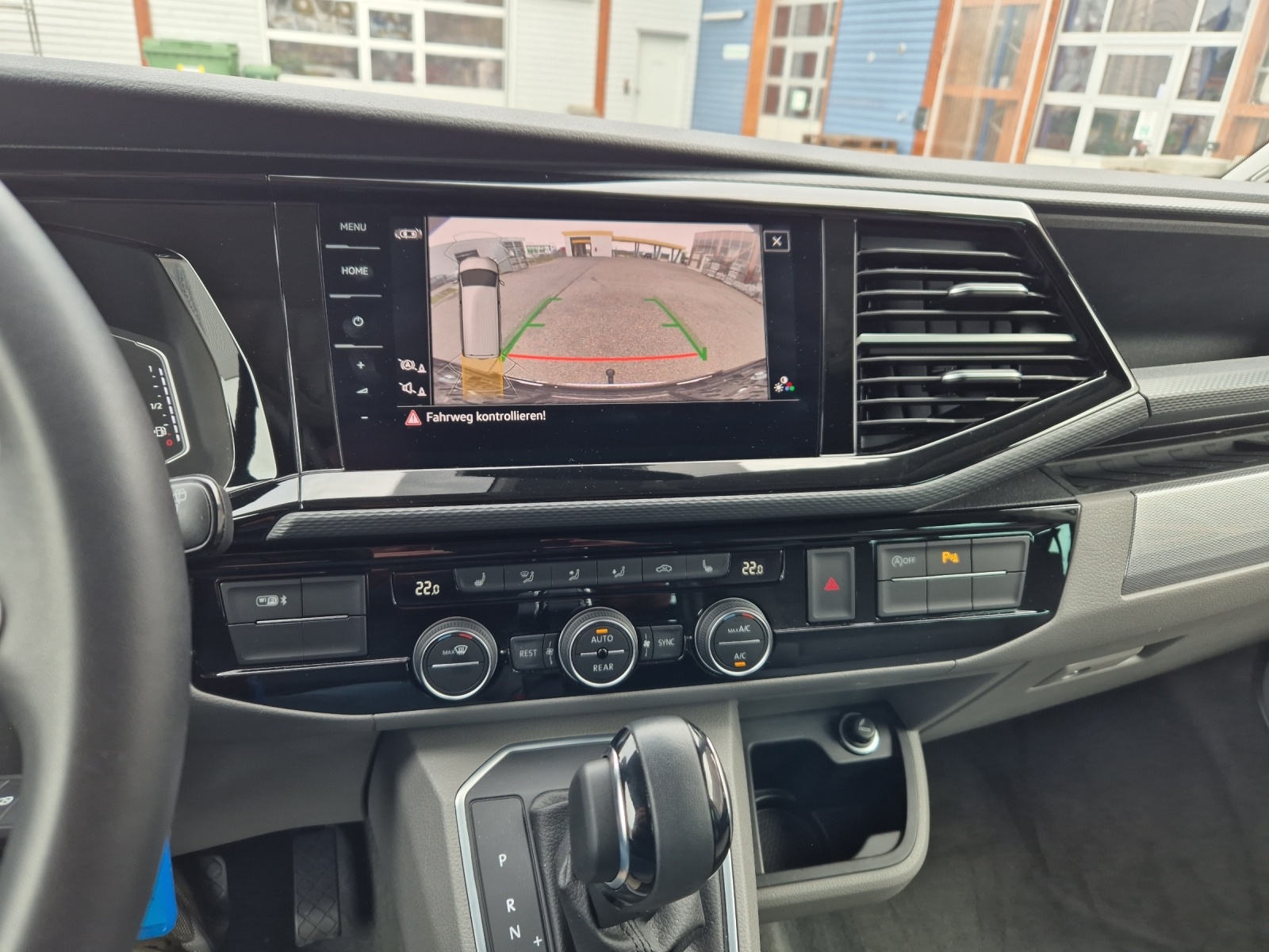 VW T6.1 California 2.0 TDI Ocean Liberty 4 Motion DSG-image-11