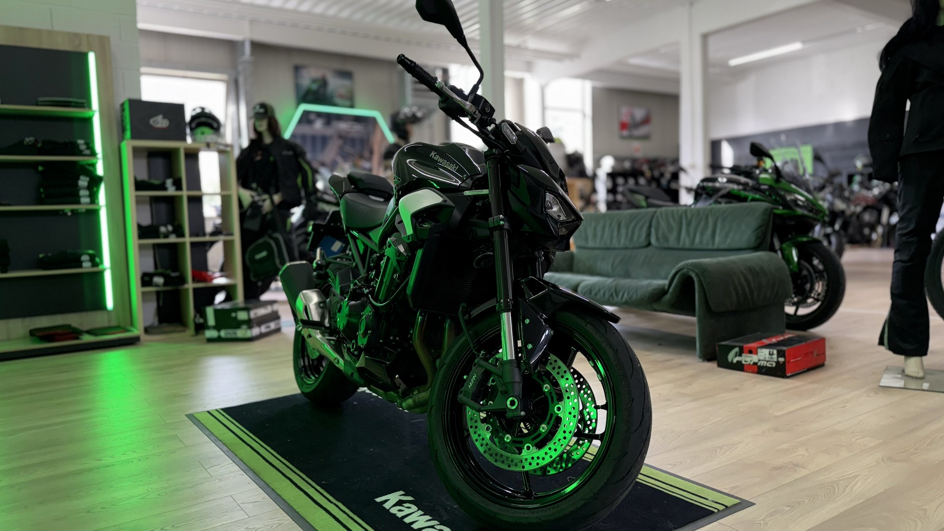 KAWASAKI Z 900-image-0