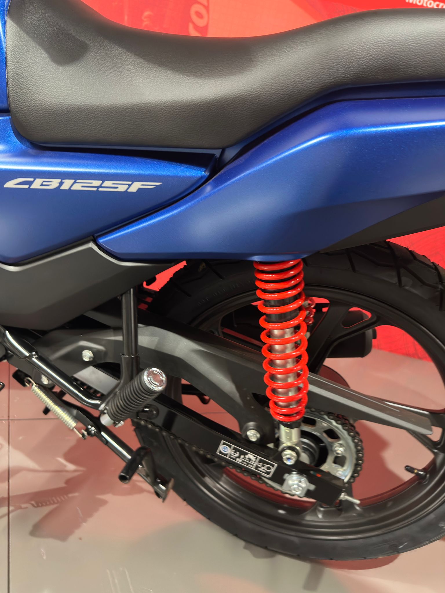 HONDA CB125 F *Modell 2026**Neufahrzeug*-image-9