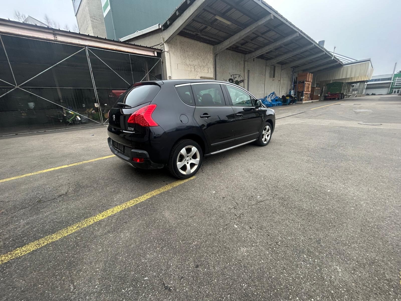 PEUGEOT 3008 1.6 16V T Allure Tiptronic-image-3