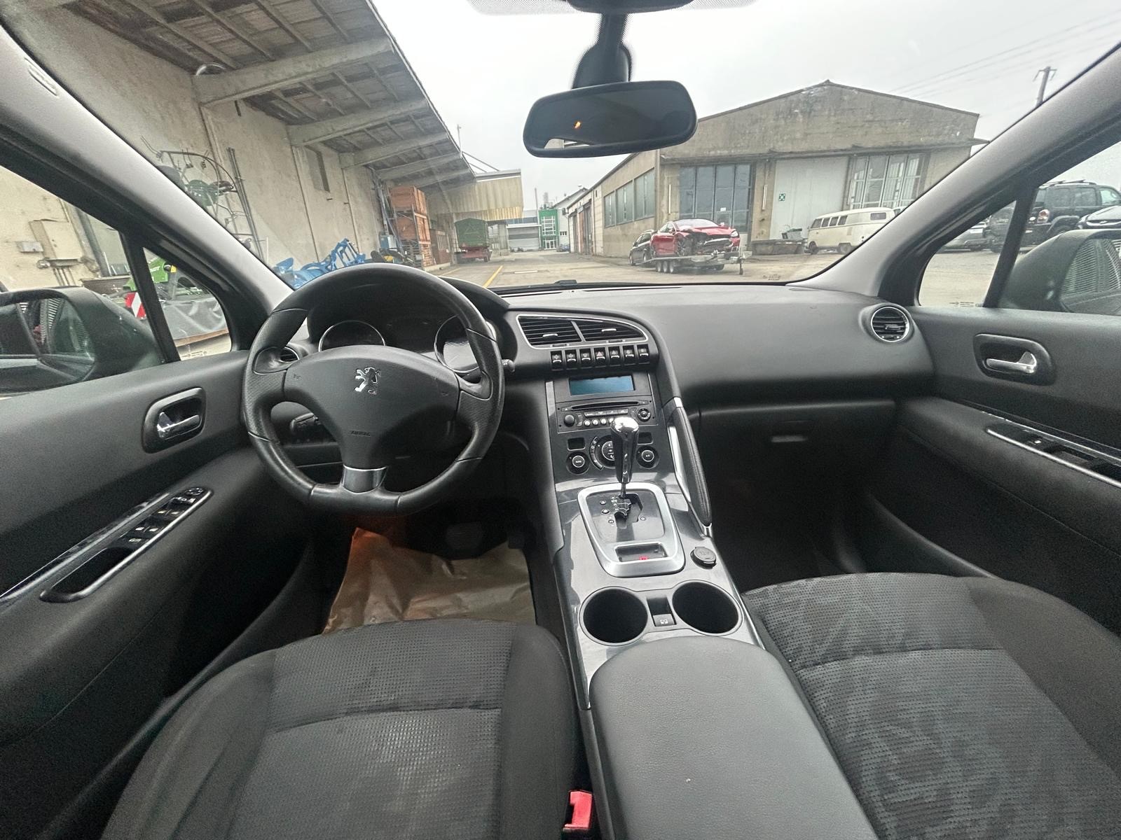 PEUGEOT 3008 1.6 16V T Allure Tiptronic-image-7