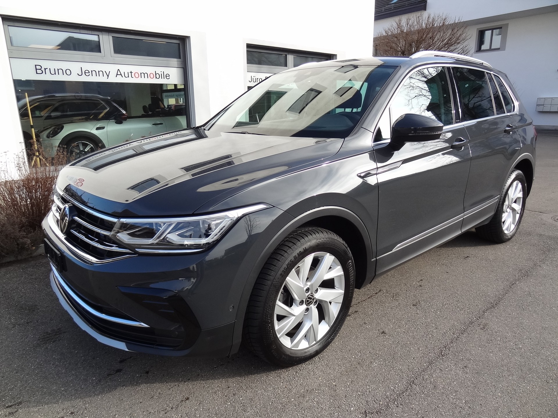 VW Tiguan 2.0 TDI SCR Elegance 4Motion DSG-image-0