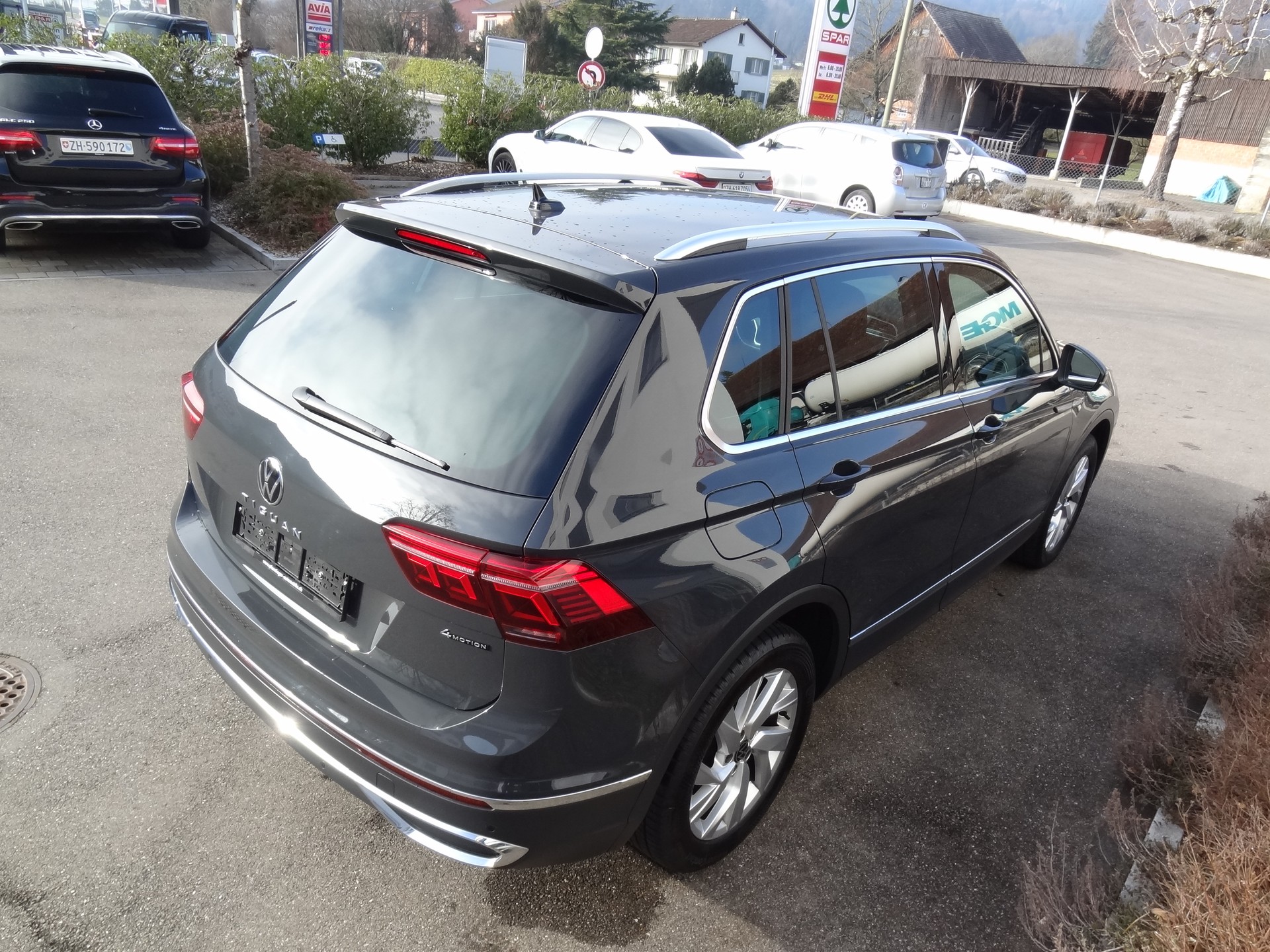 VW Tiguan 2.0 TDI SCR Elegance 4Motion DSG-image-4