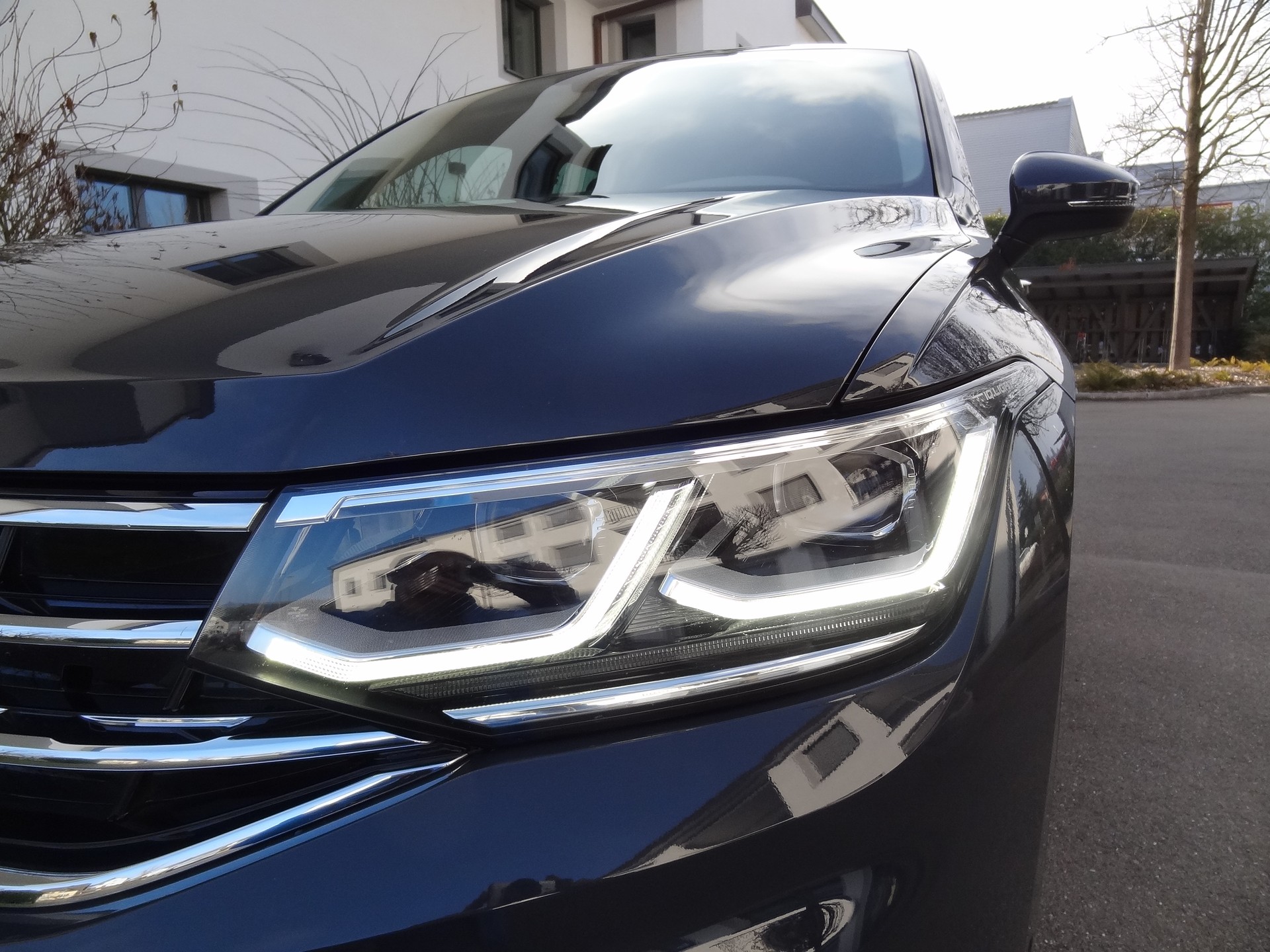 VW Tiguan 2.0 TDI SCR Elegance 4Motion DSG-image-7
