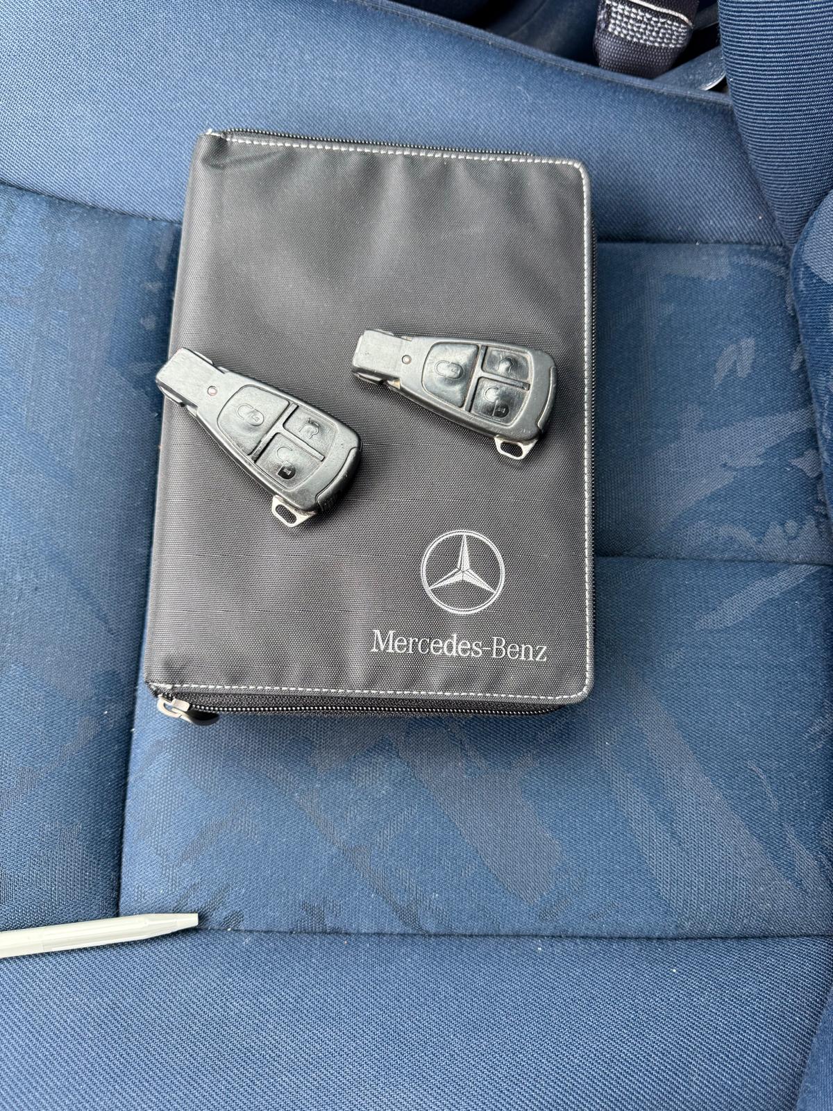 MERCEDES-BENZ E 280 Avantgarde 4-Matic Automatic-image-15
