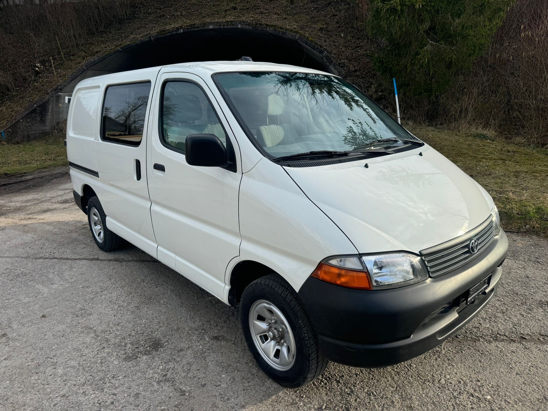 TOYOTA Hiace Saranda Beach-image-12