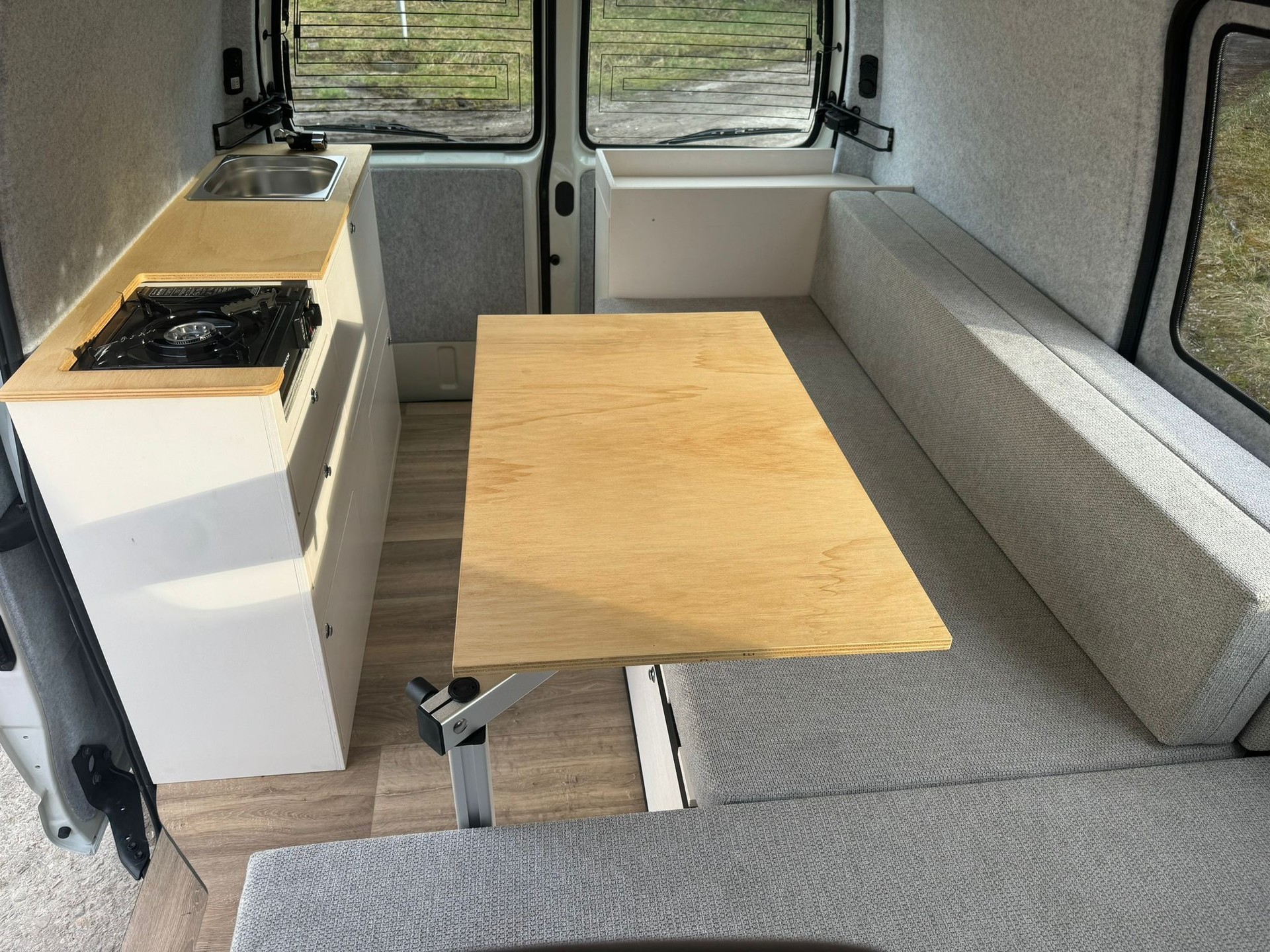 TOYOTA Hiace Saranda Beach-showroom-element-3