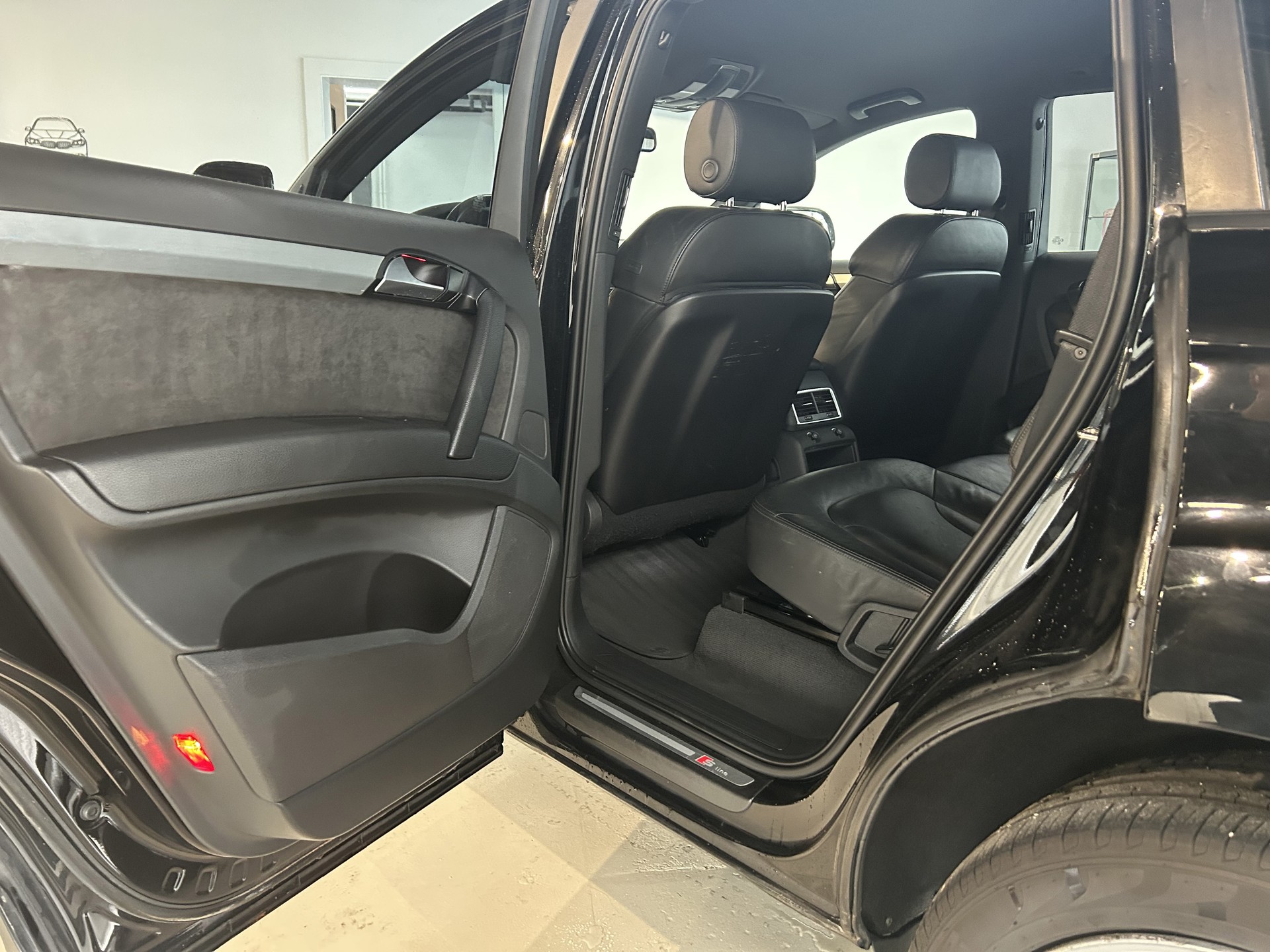 AUDI Q7 3.0 TDI quattro tiptronic-image-27