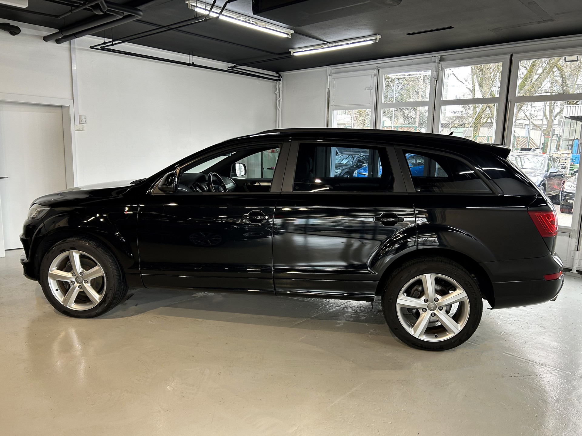 AUDI Q7 3.0 TDI quattro tiptronic-image-6