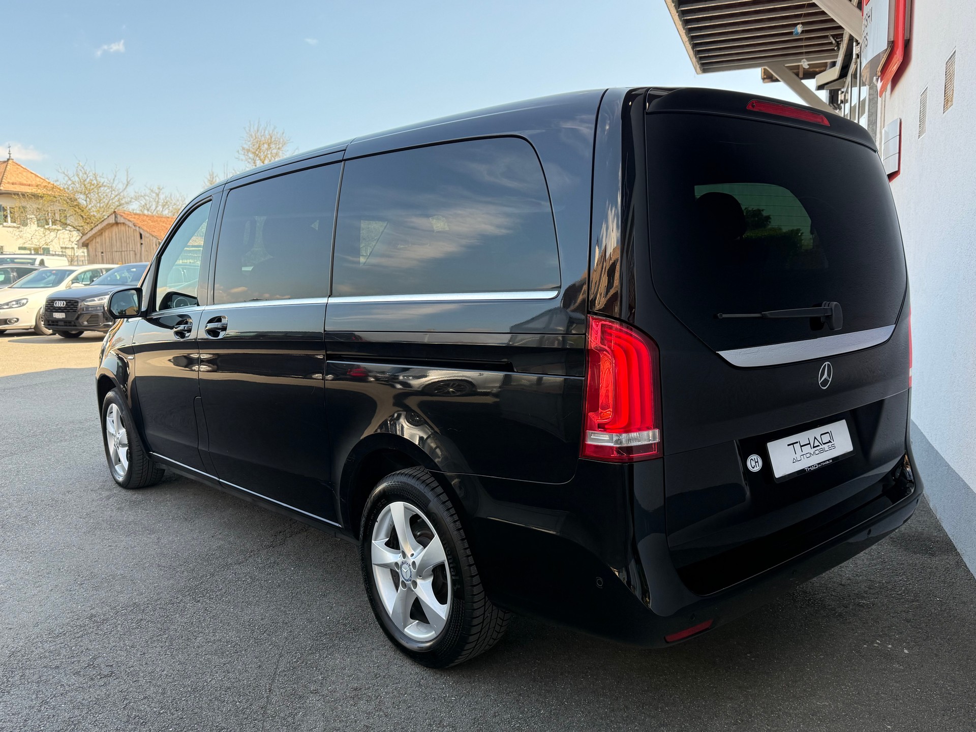 MERCEDES-BENZ V 250 d Avantgarde lang 4Matic 7G-Tronic-showroom-element-3