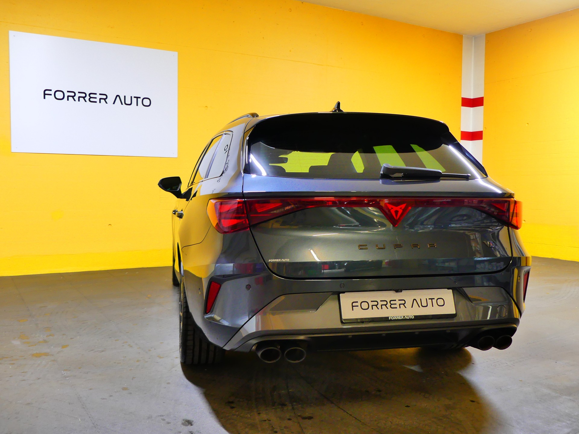 CUPRA LEON ST 2.0 TSI VZ DSG 4Drive-image-4