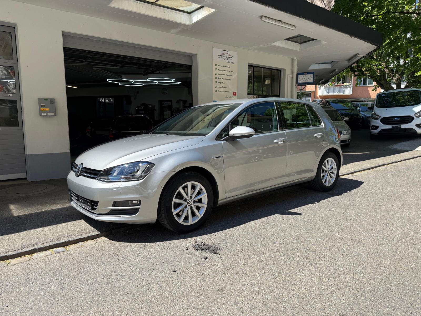 VW Golf 1.4 TSI Lounge-image-2