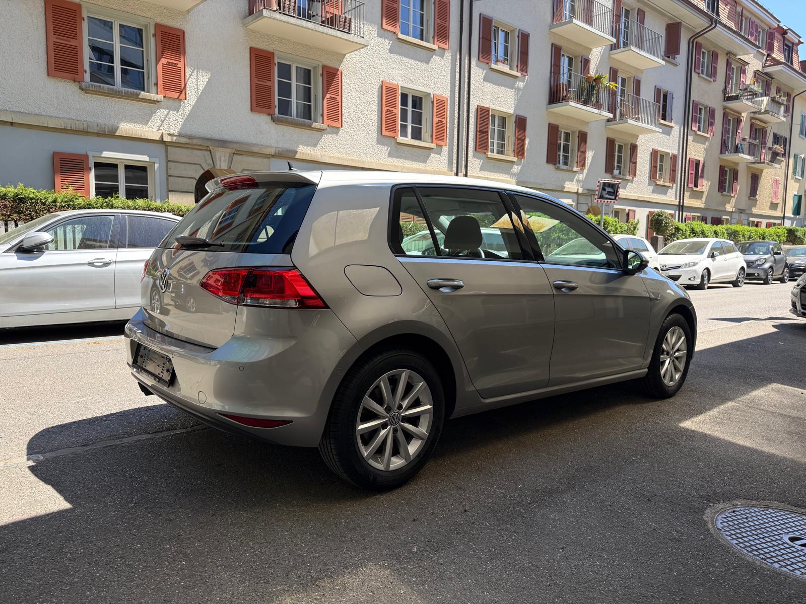 VW Golf 1.4 TSI Lounge-image-4