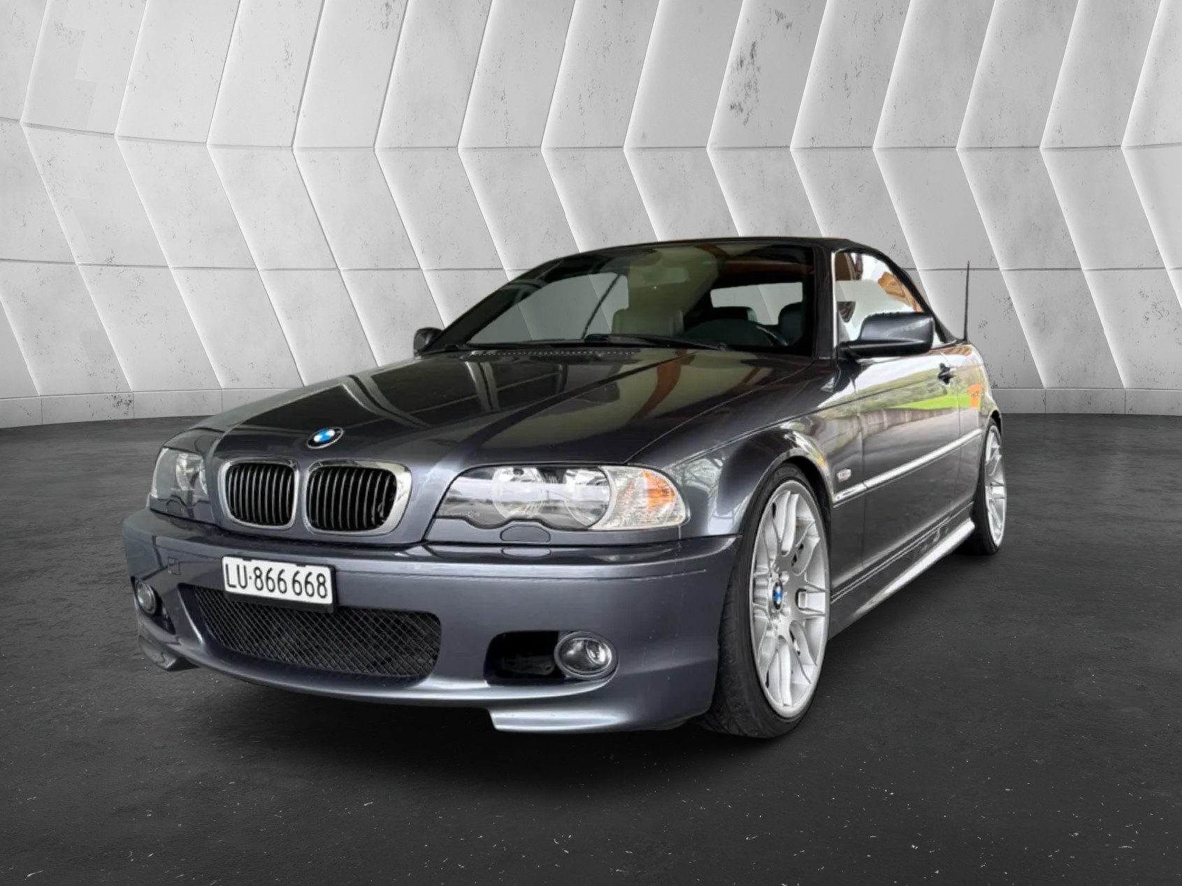BMW 325Ci Cabriolet-image-11