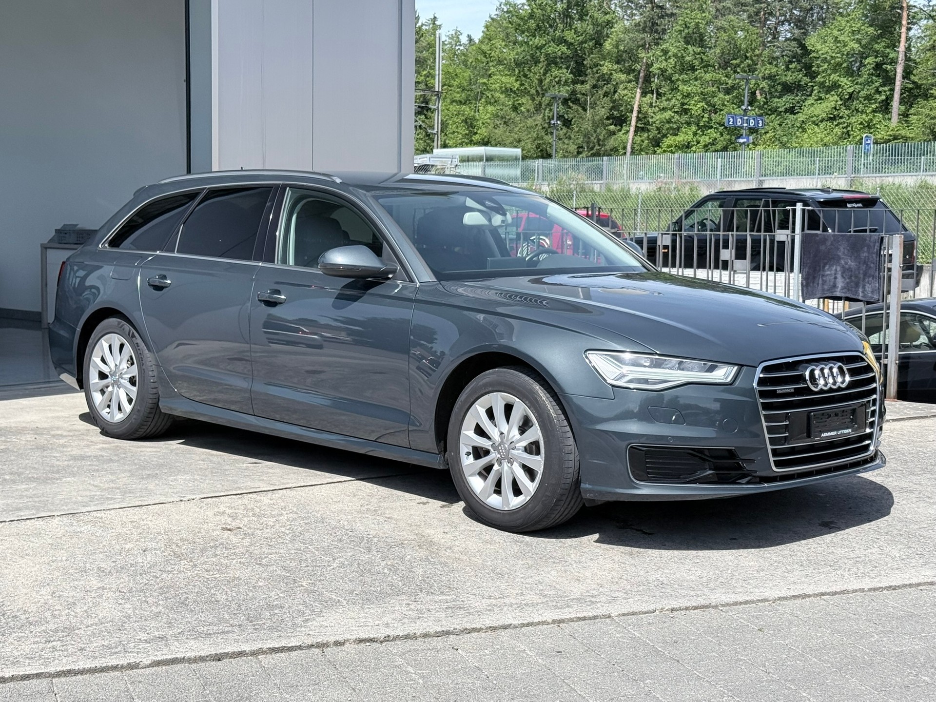 AUDI A6 Avant 2.0 TDI quattro S-tronic-image-2