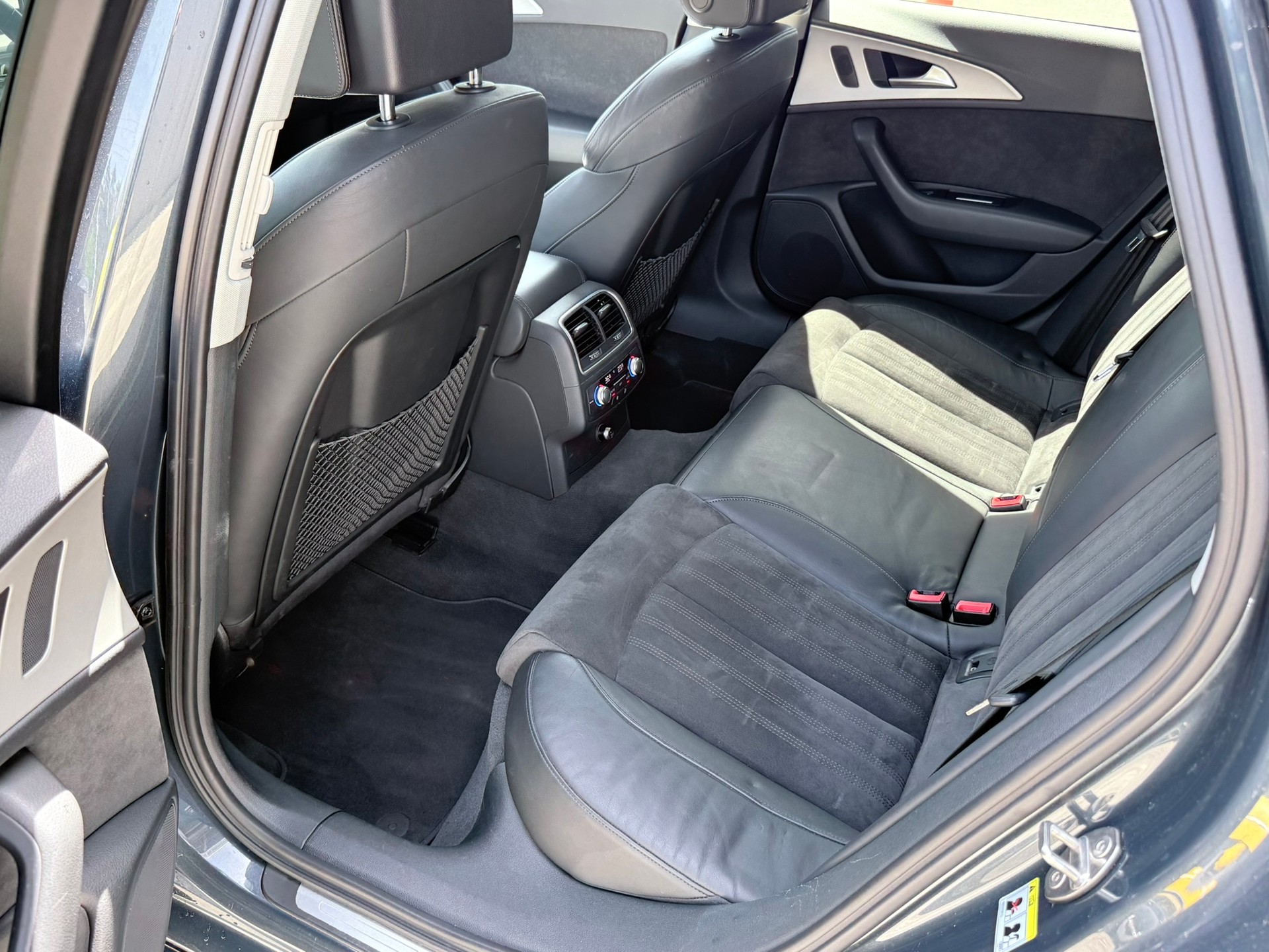 AUDI A6 Avant 2.0 TDI quattro S-tronic-image-10
