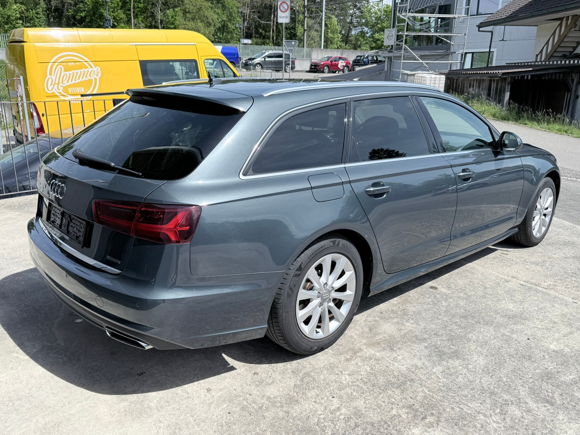 AUDI A6 Avant 2.0 TDI quattro S-tronic-image-4