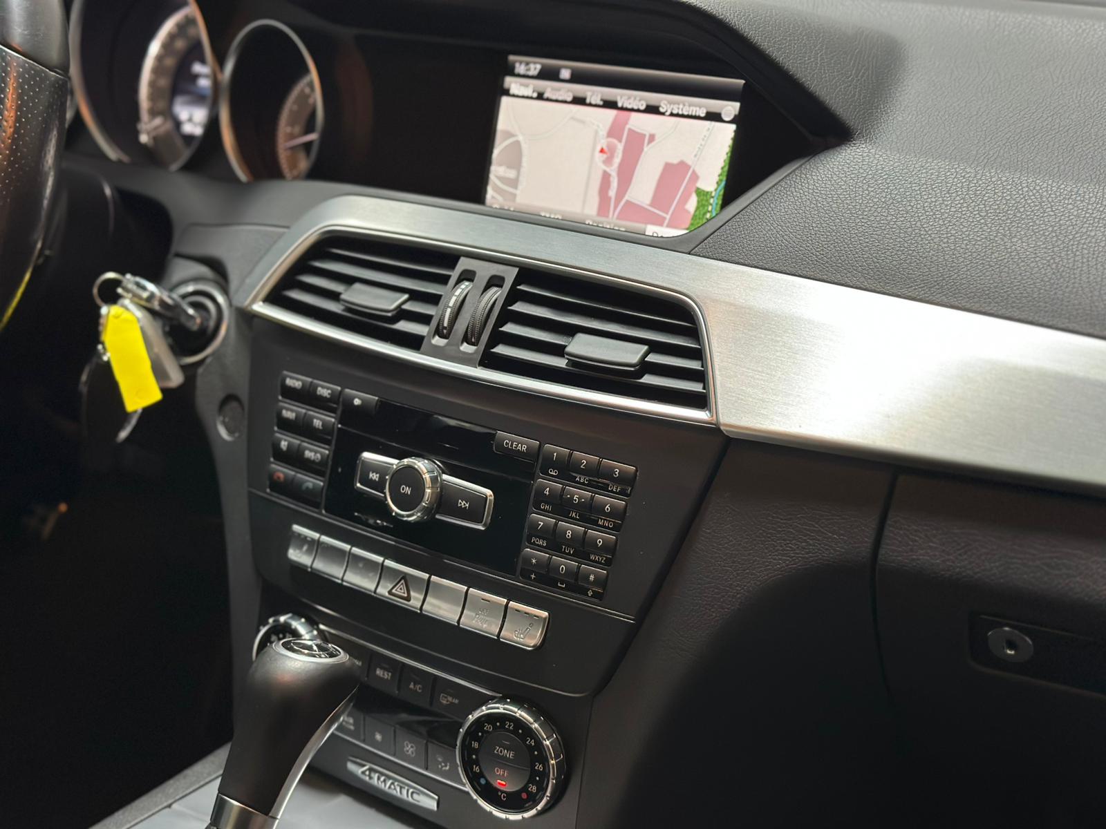 MERCEDES-BENZ C 300 CDI BlueEfficiency Elégance 4Matic 7G-Tronic-image-14