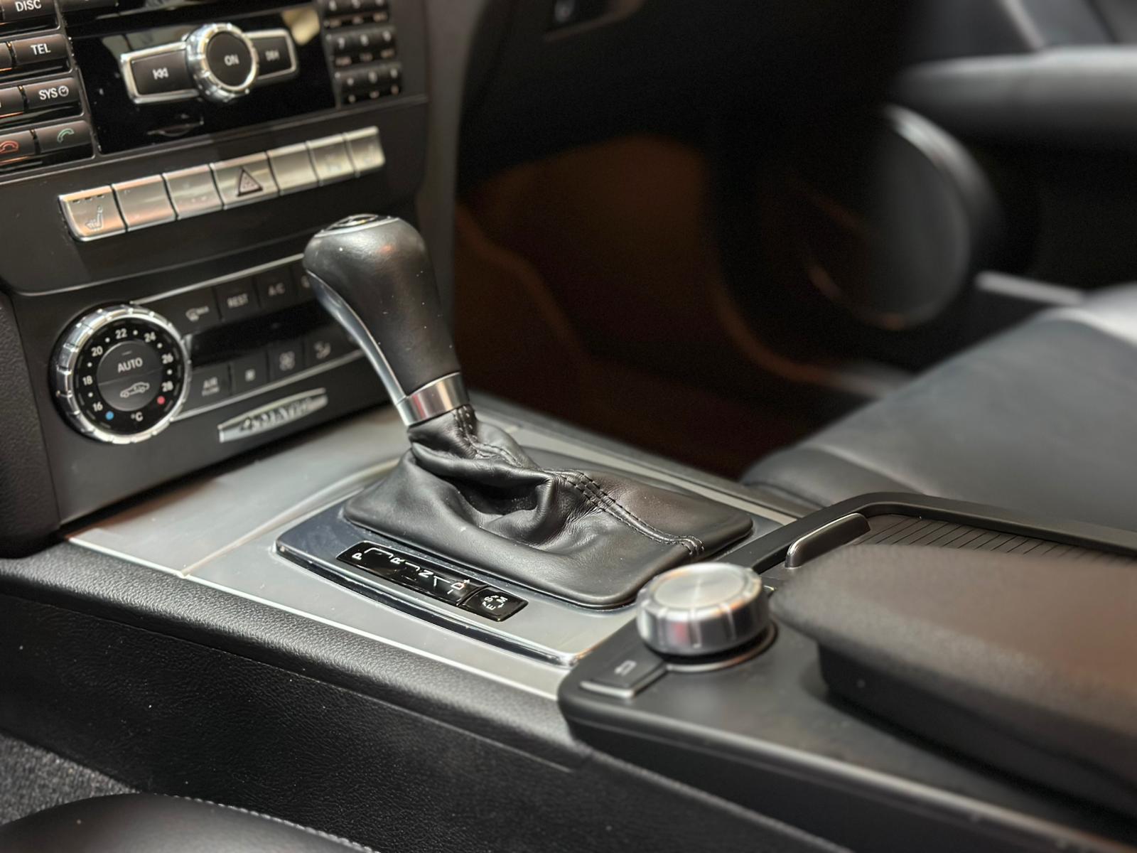 MERCEDES-BENZ C 300 CDI BlueEfficiency Elégance 4Matic 7G-Tronic-image-12