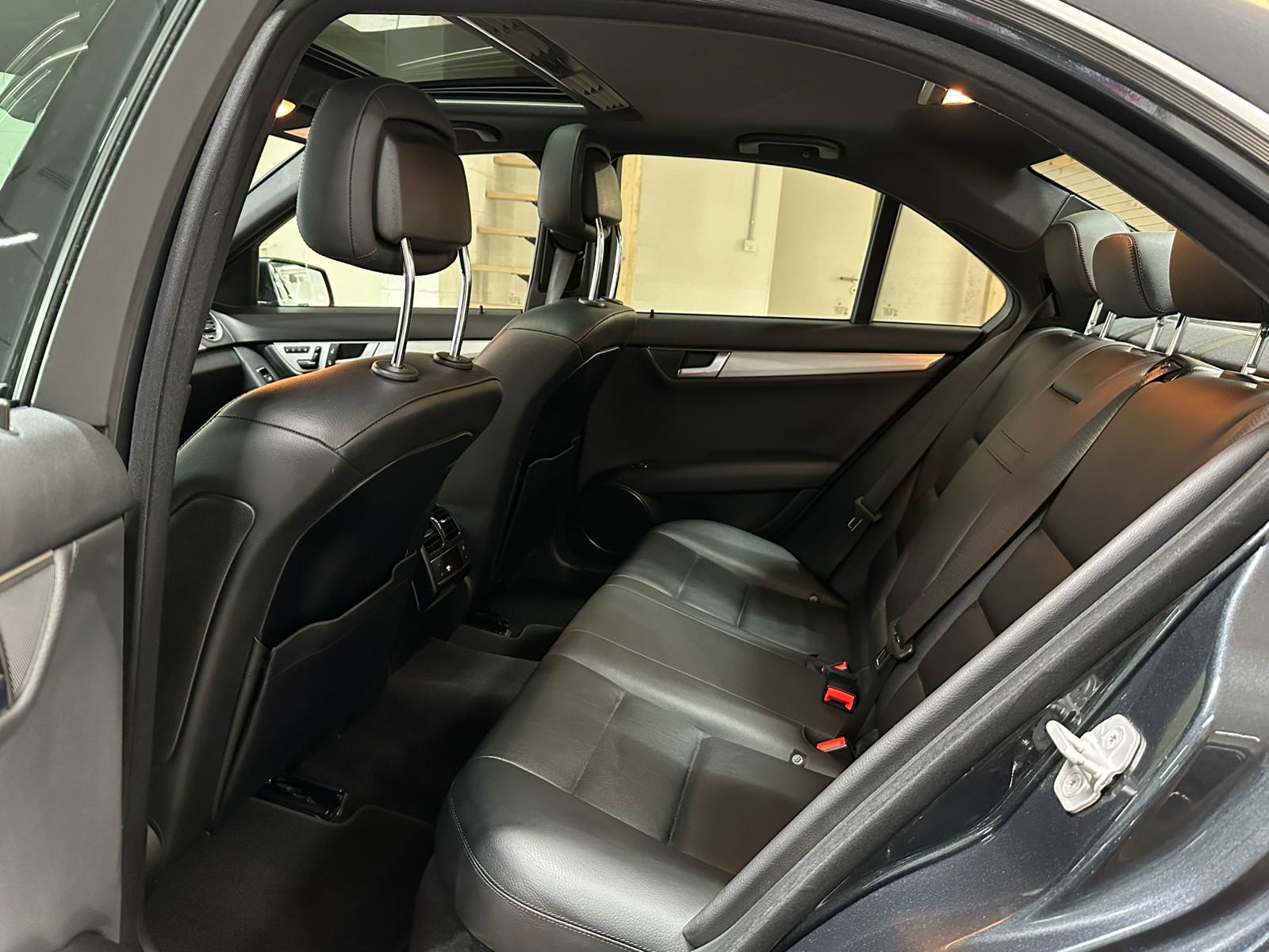 MERCEDES-BENZ C 300 CDI BlueEfficiency Elégance 4Matic 7G-Tronic-image-9
