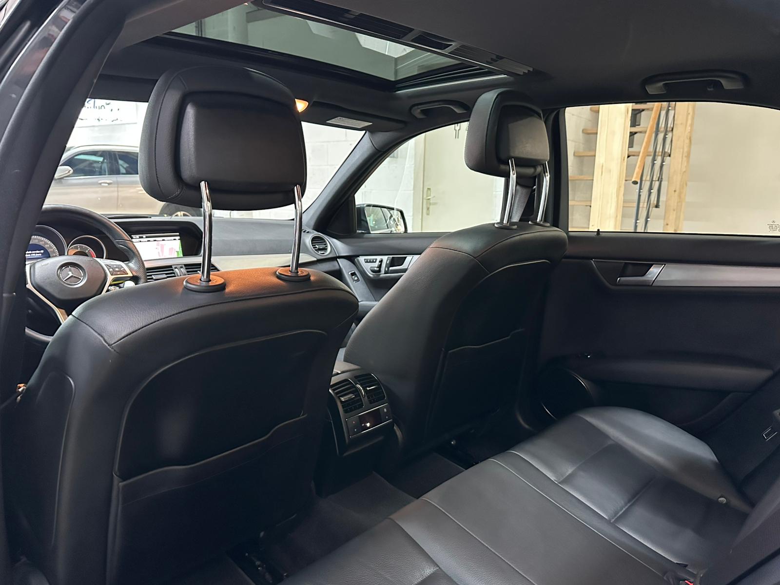 MERCEDES-BENZ C 300 CDI BlueEfficiency Elégance 4Matic 7G-Tronic-image-11
