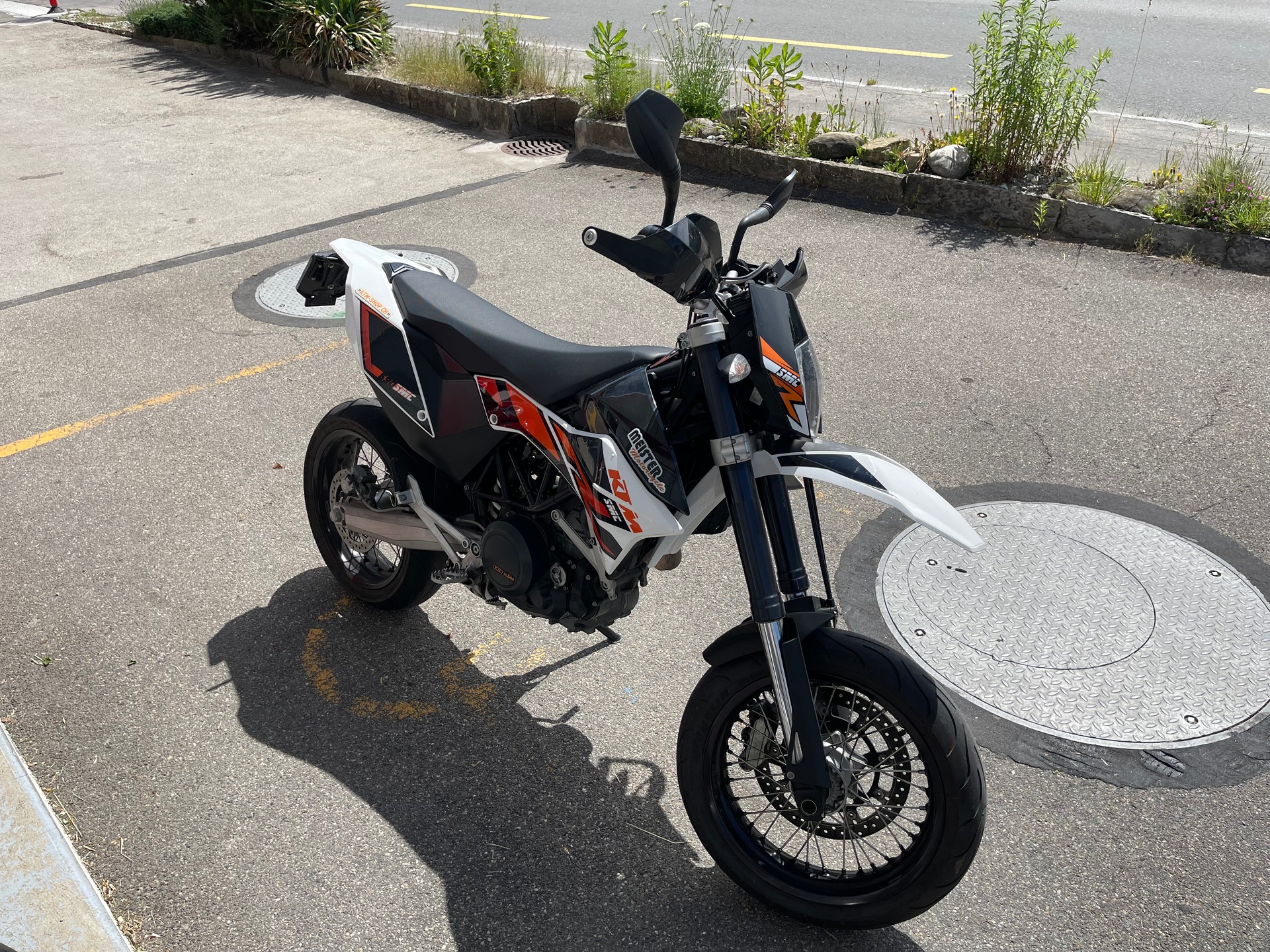KTM 690 SMC R-image-1