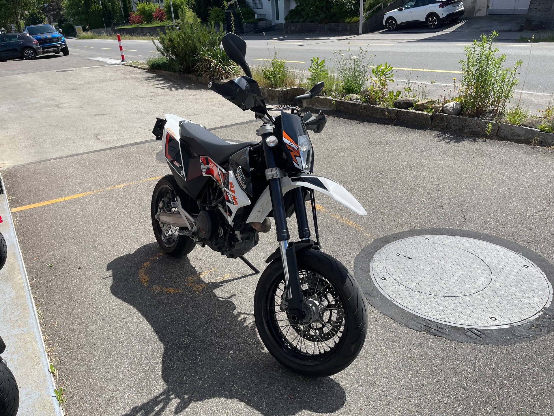 KTM 690 SMC R-image-2