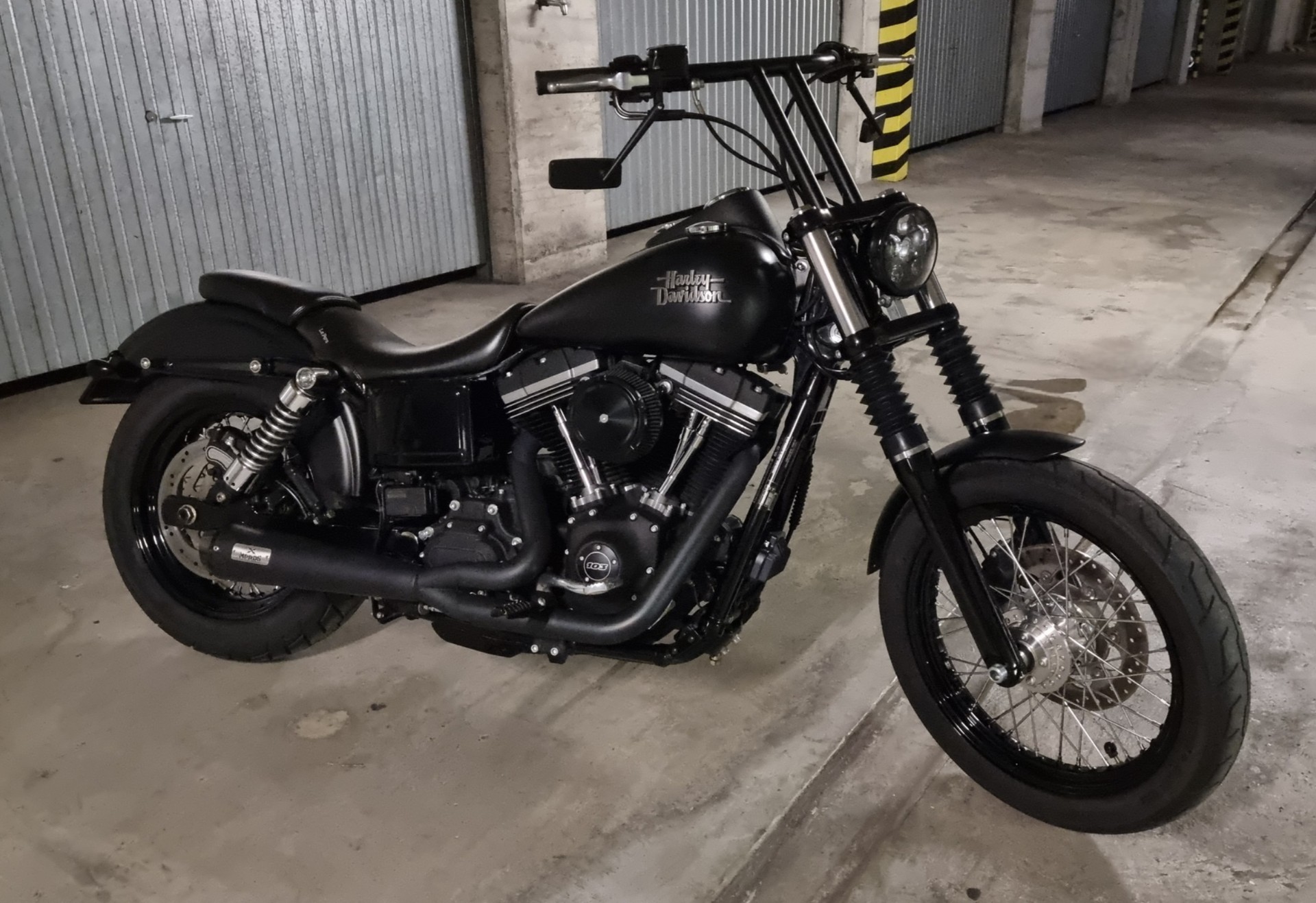 HARLEY-DAVIDSON FXDB Dyna Street Bob 103 ABS
