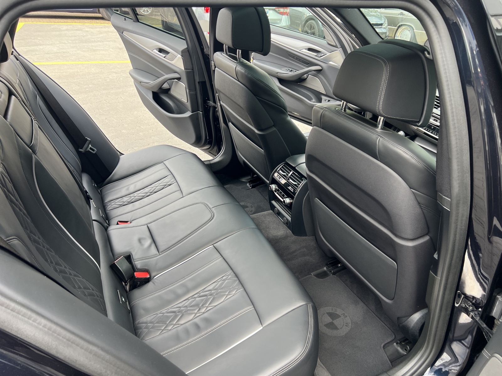 BMW 540i xDrive Touring Steptronic M-Sport-image-7
