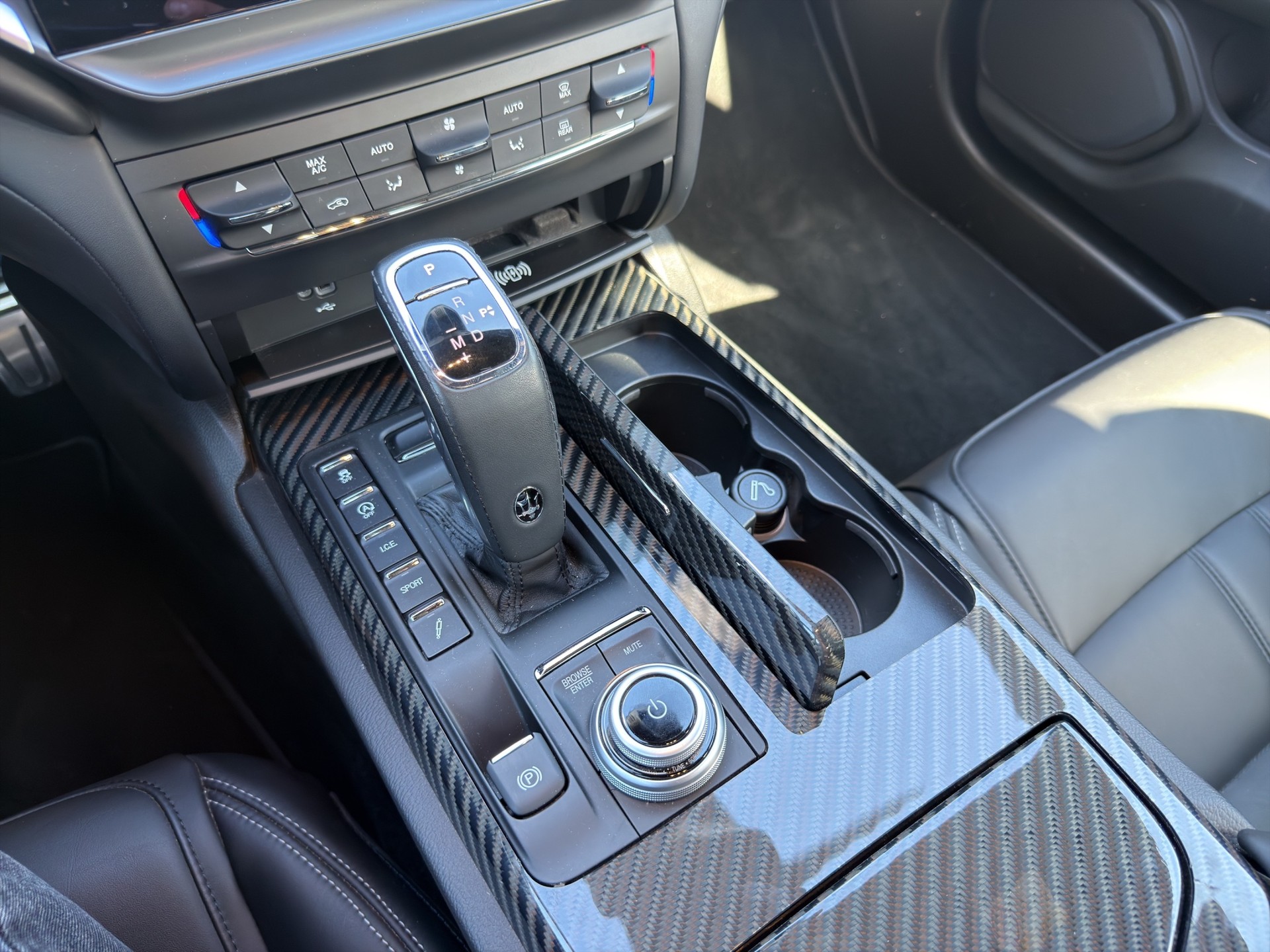 MASERATI Ghibli 3.0 V6 S GranSport Premium Sky Q4-image-47