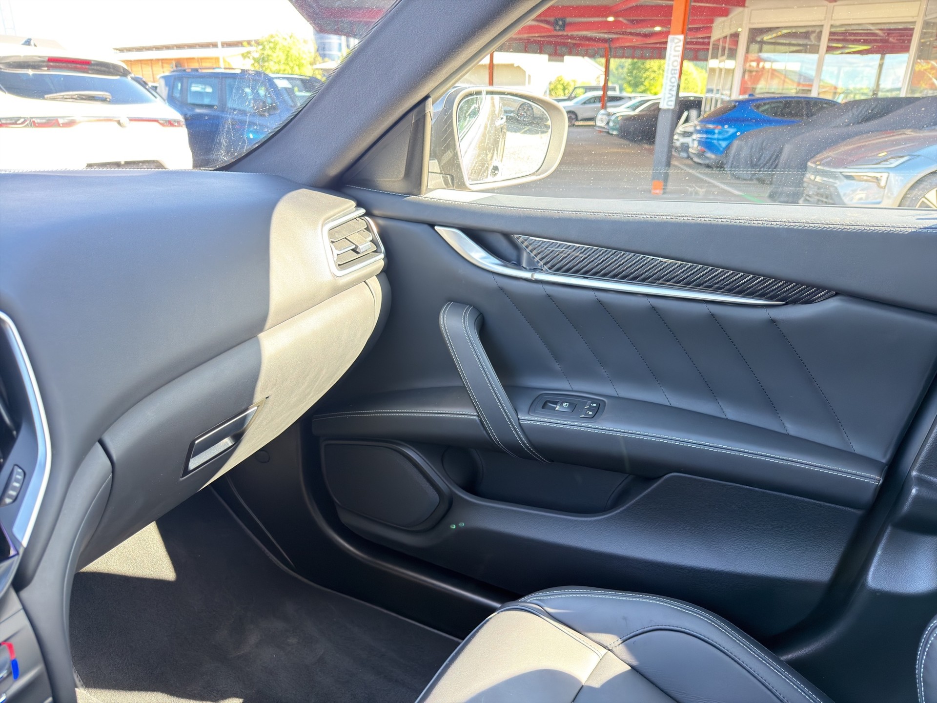 MASERATI Ghibli 3.0 V6 S GranSport Premium Sky Q4-image-50