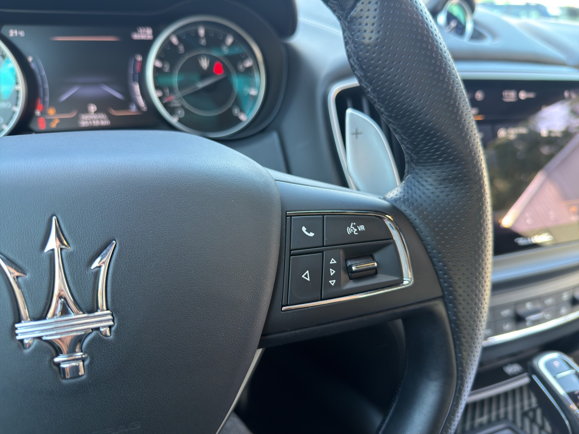 MASERATI Ghibli 3.0 V6 S GranSport Premium Sky Q4-image-44