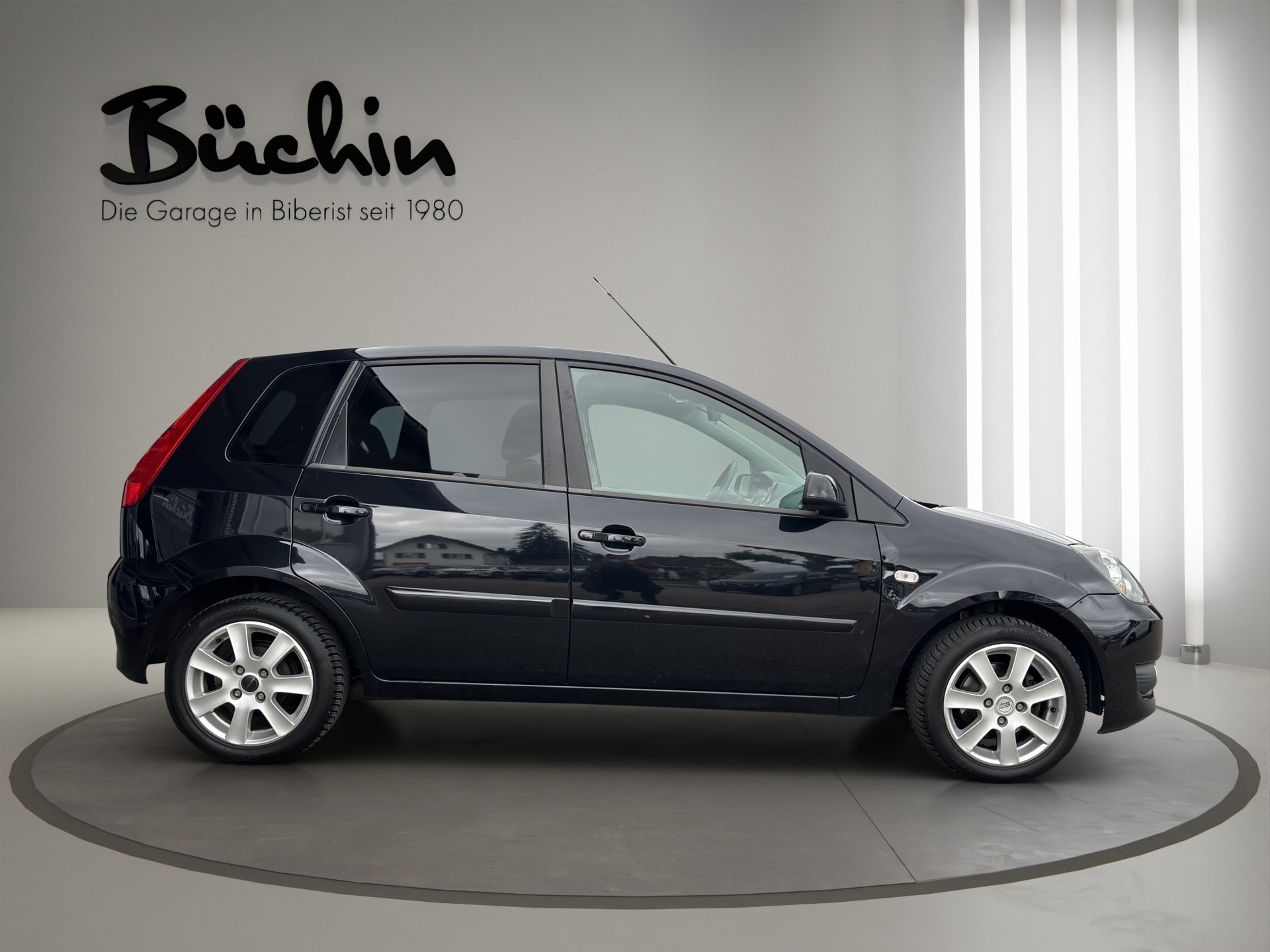 FORD Fiesta 1.4 16V Ambiente-image-7