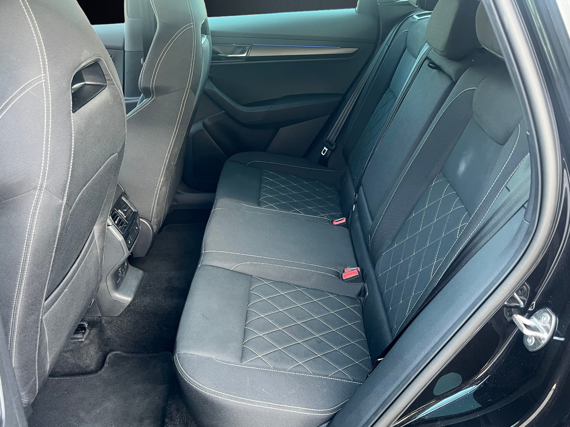 SKODA Karoq 2.0 TSI SportLine 4x4 DSG-image-8