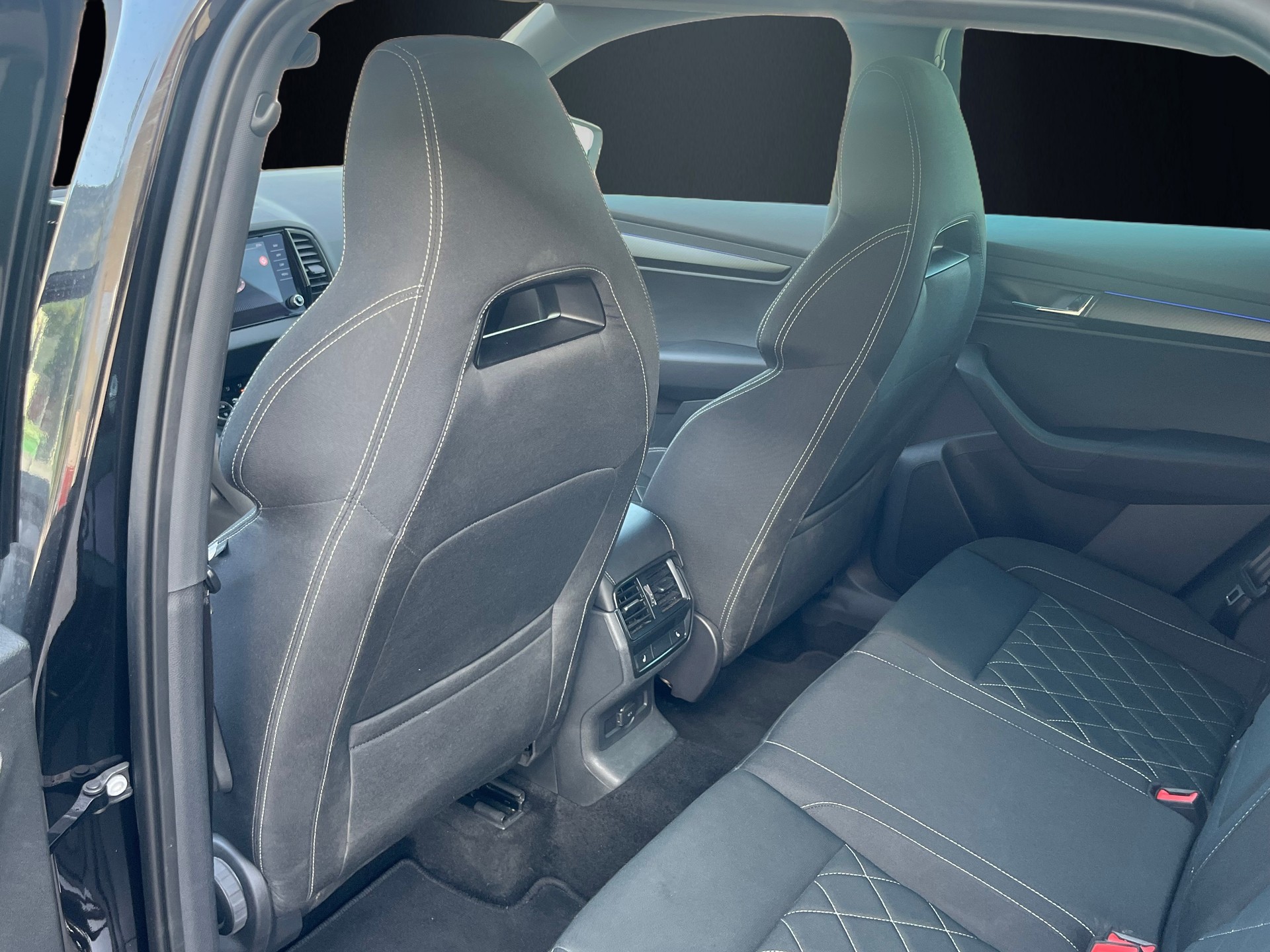 SKODA Karoq 2.0 TSI SportLine 4x4 DSG-image-7