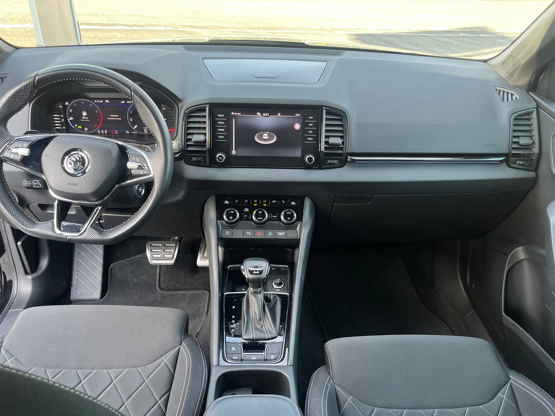 SKODA Karoq 2.0 TSI SportLine 4x4 DSG-image-6