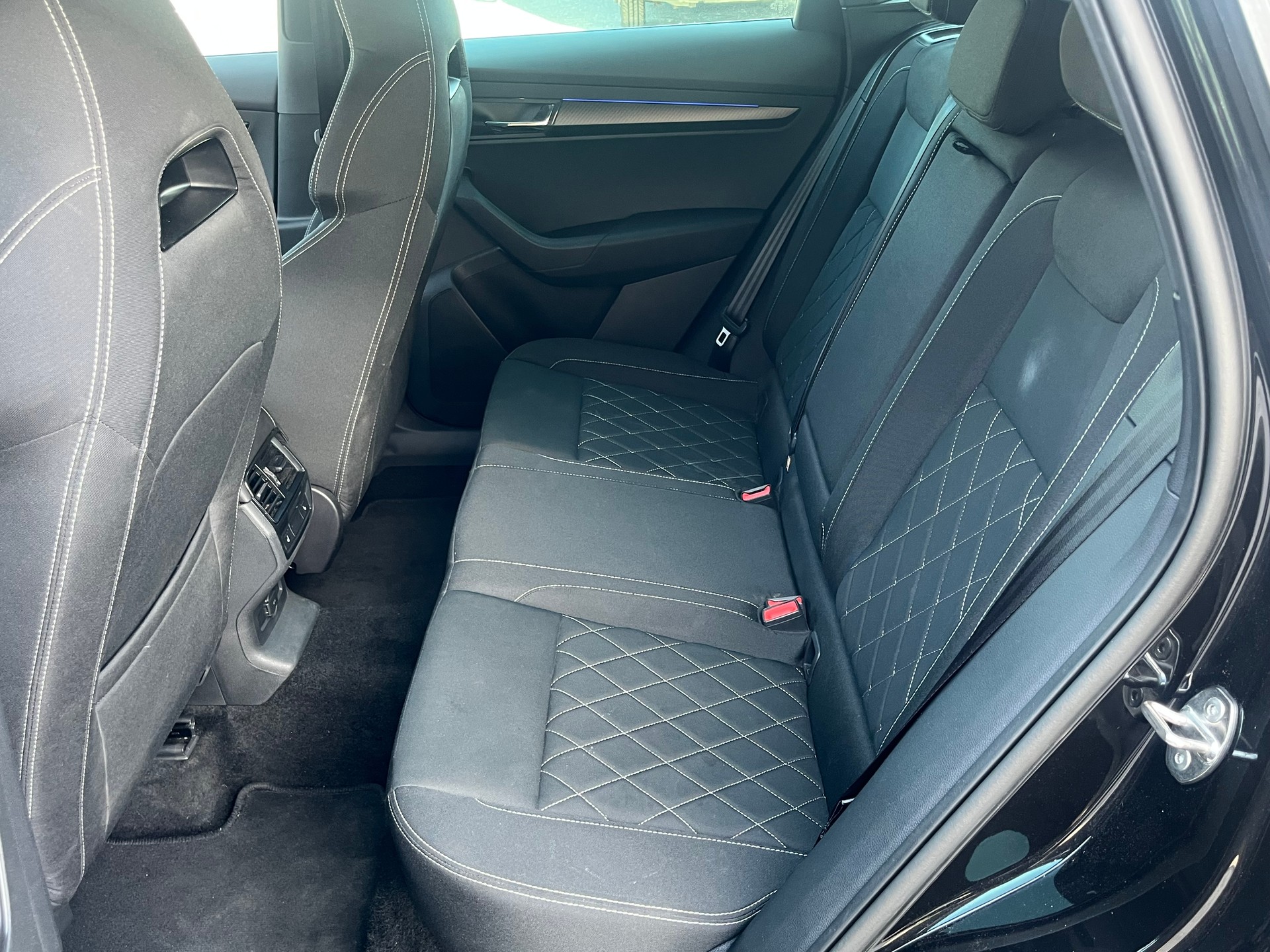 SKODA Karoq 2.0 TSI SportLine 4x4 DSG-image-8