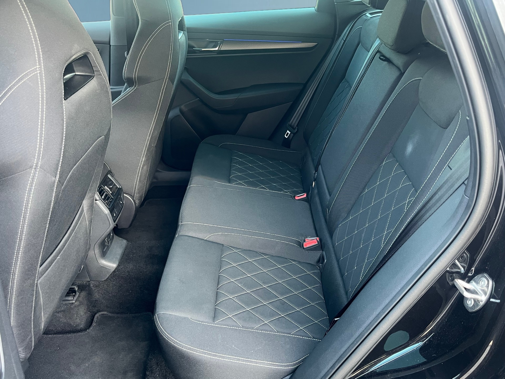 SKODA Karoq 2.0 TSI SportLine 4x4 DSG-image-8