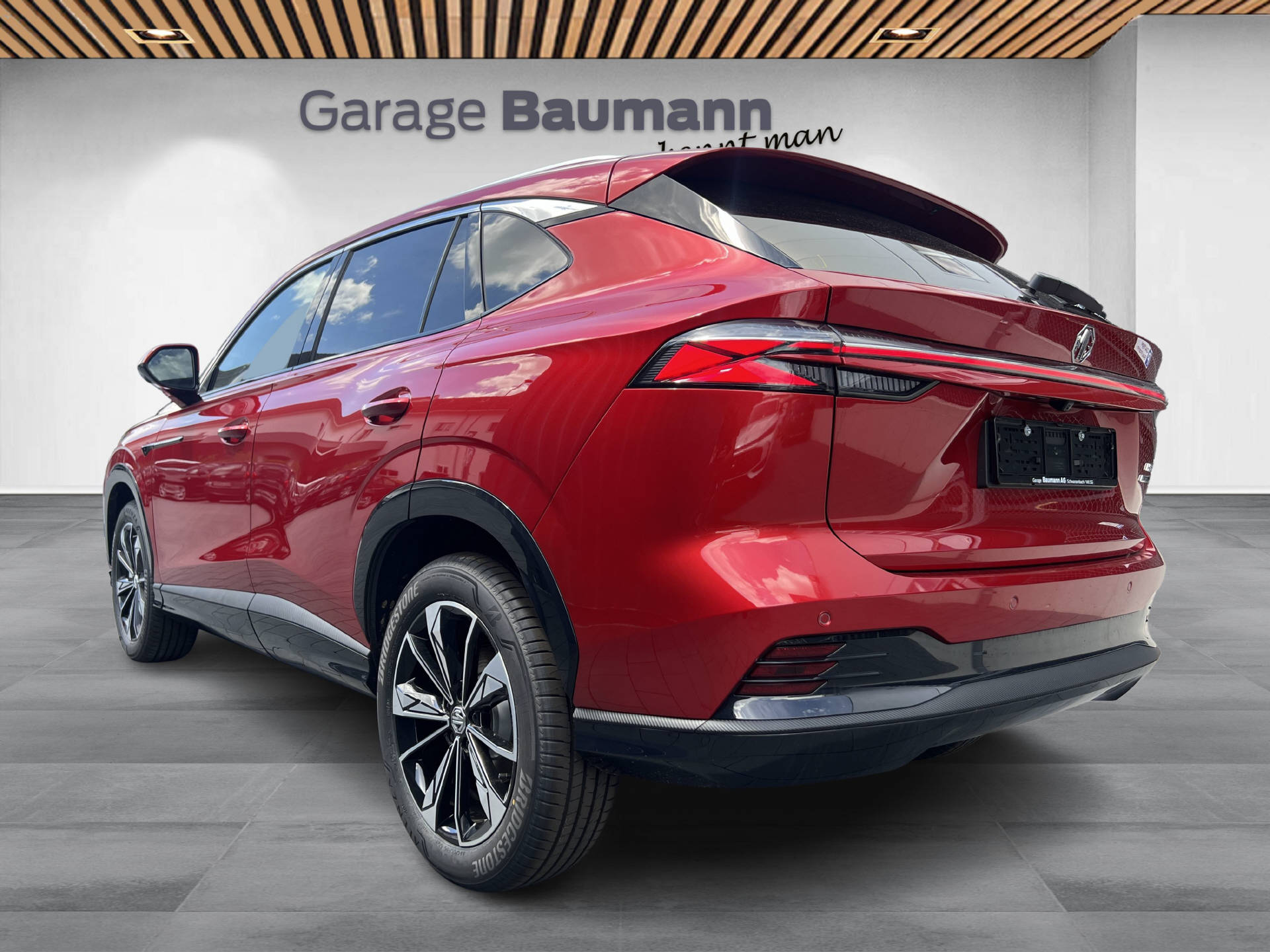 MG HS 1.5 Hybrid Luxury-showroom-element-3