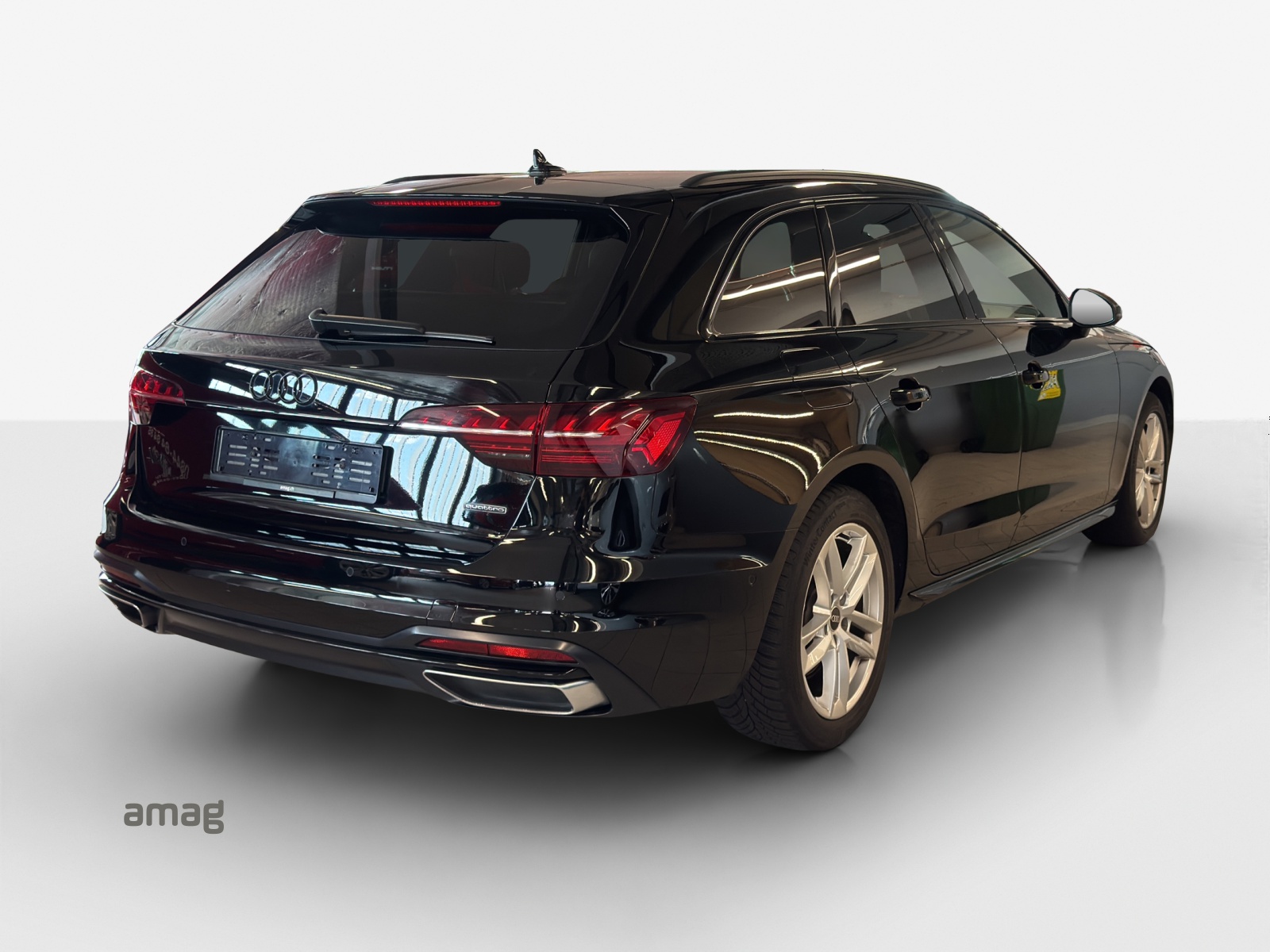 AUDI A4 Avant 40 TDI S line quattro S-tronic-image-4