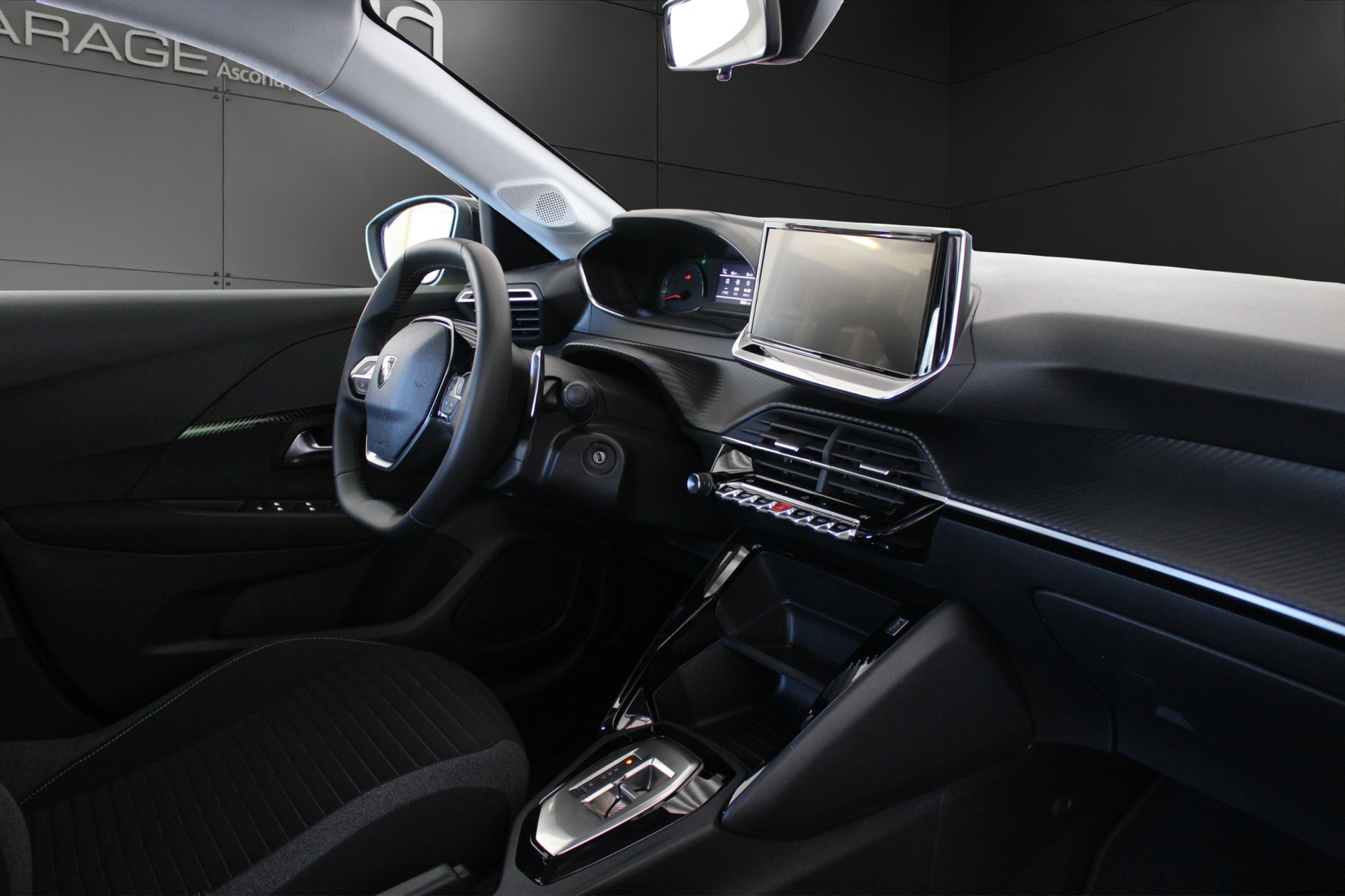 PEUGEOT 208 1.2 PureTech 100 Active-image-8