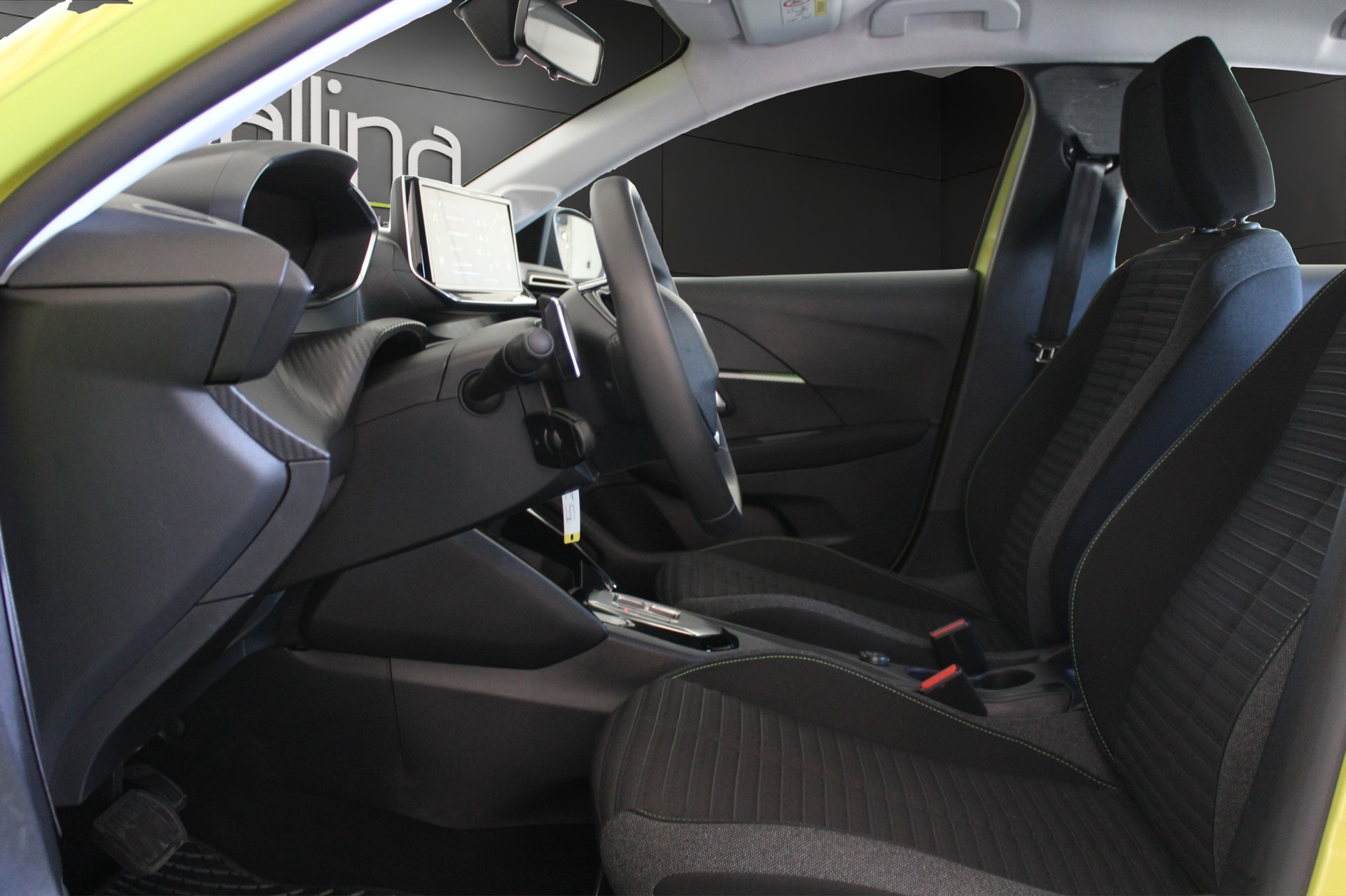 PEUGEOT 208 1.2 PureTech 100 Active-image-6